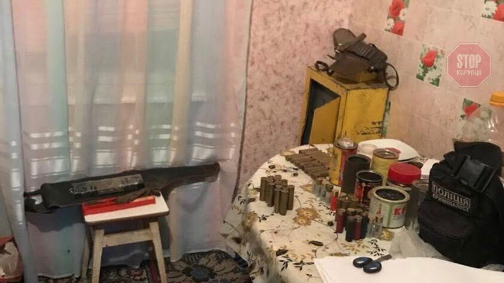 Спочатку пив, а потім убив: на Хмельниччині чоловік застрелив пенсіонерів (фото)