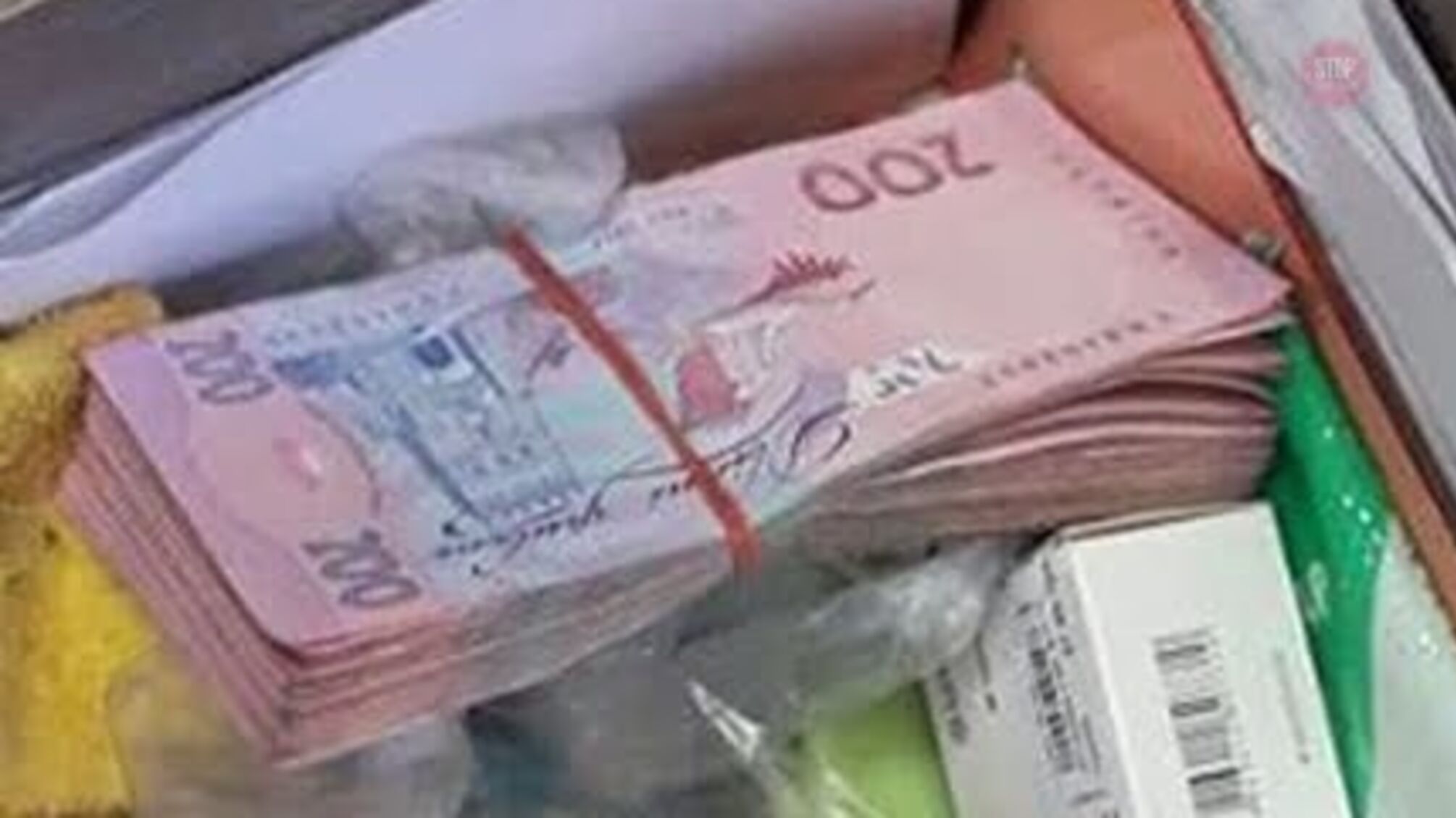 $ 2 000 за дозвільні документи: посадовця Гостомельської сільради затримали на хабарі (фото)