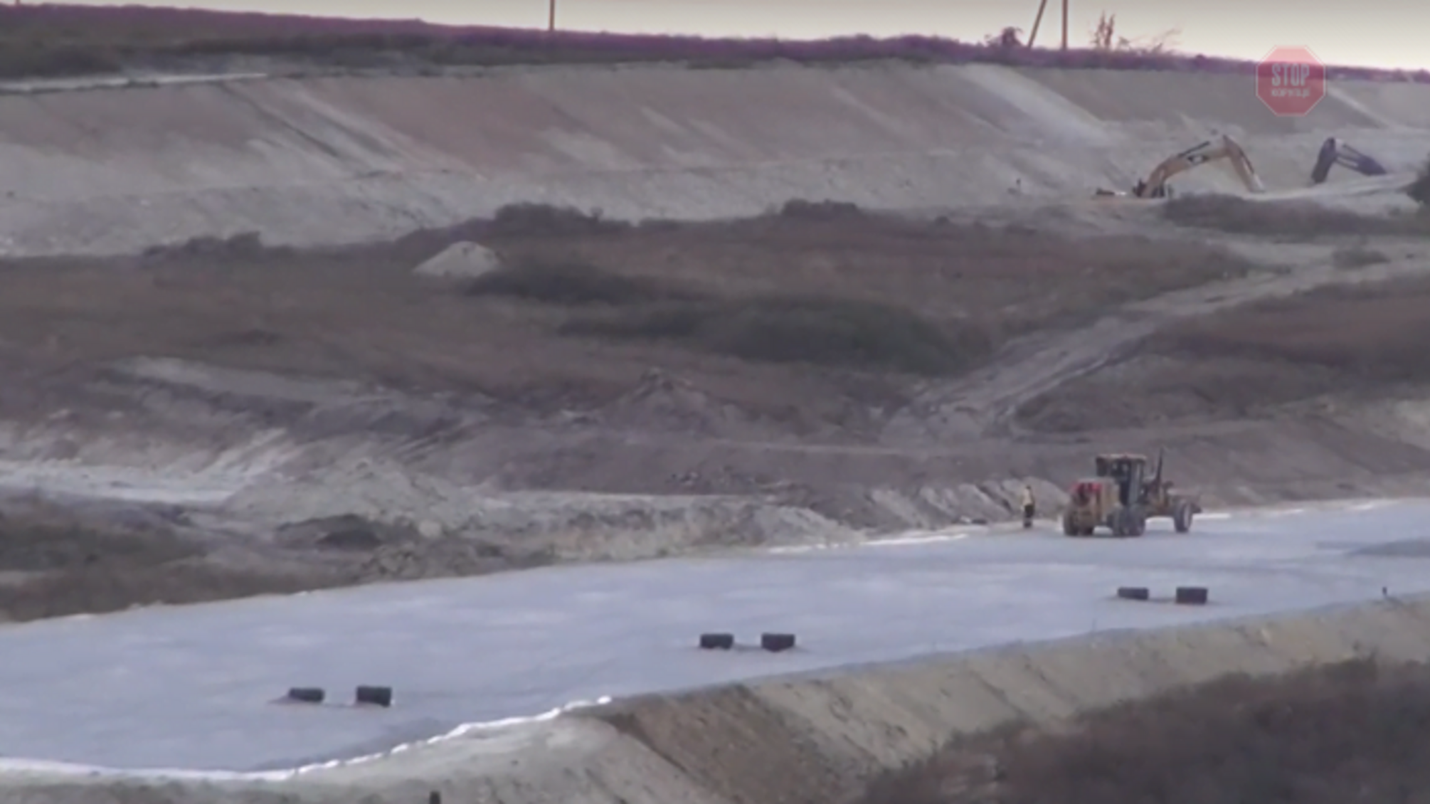 У Криму окупанти почали відбирати землі та валити будинки місцевих мешканців (відео)