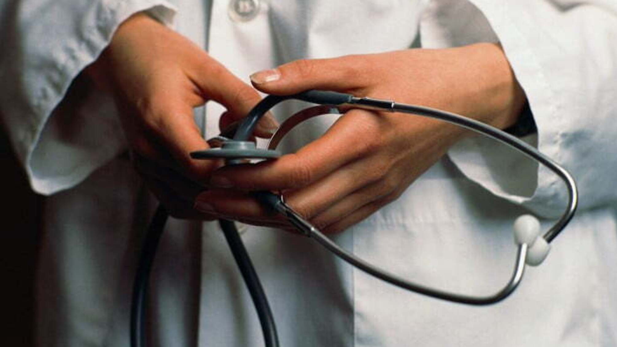 Не годували та вигнали після інсульту: на Волині лікарі 'видворили' хворого пенсіонера з медзакладу