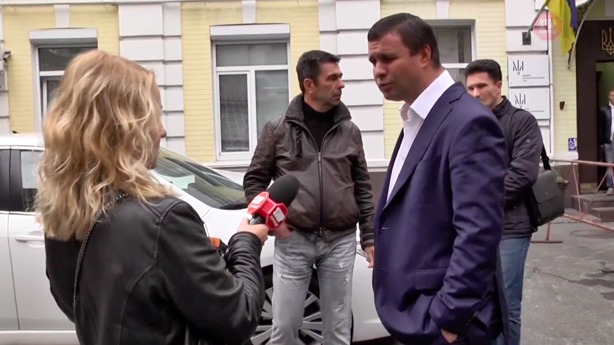 “Мені не виділяли кошти, дівчинко”, – як Микитась відхрещувався від “Укрбуду” і грубіянив журналістам (відео)