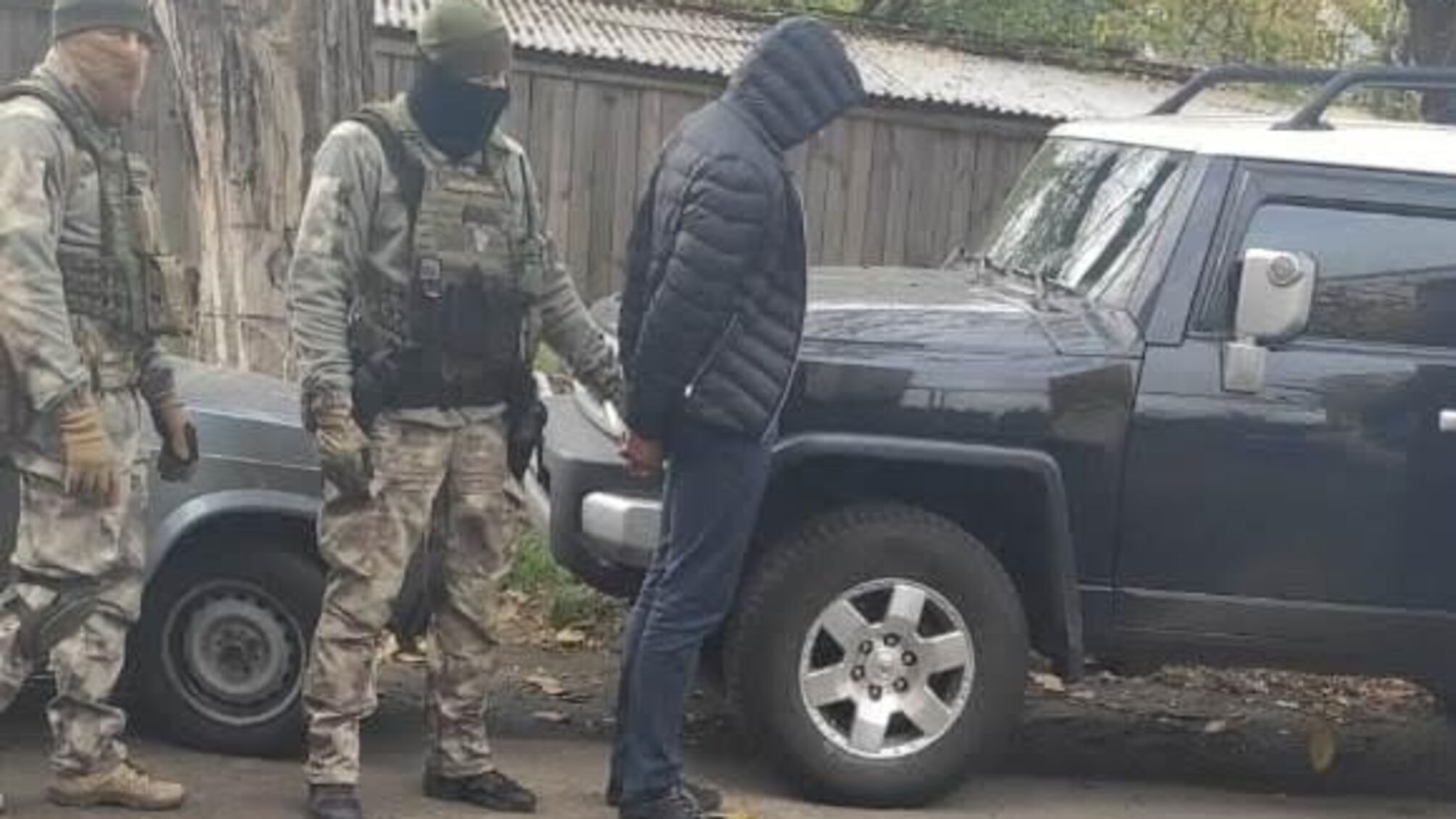 Люксові автівки безкоштовно: поліція Кіровоградщини викрила злочинну групу, яка уганяла елітні авто (фото)