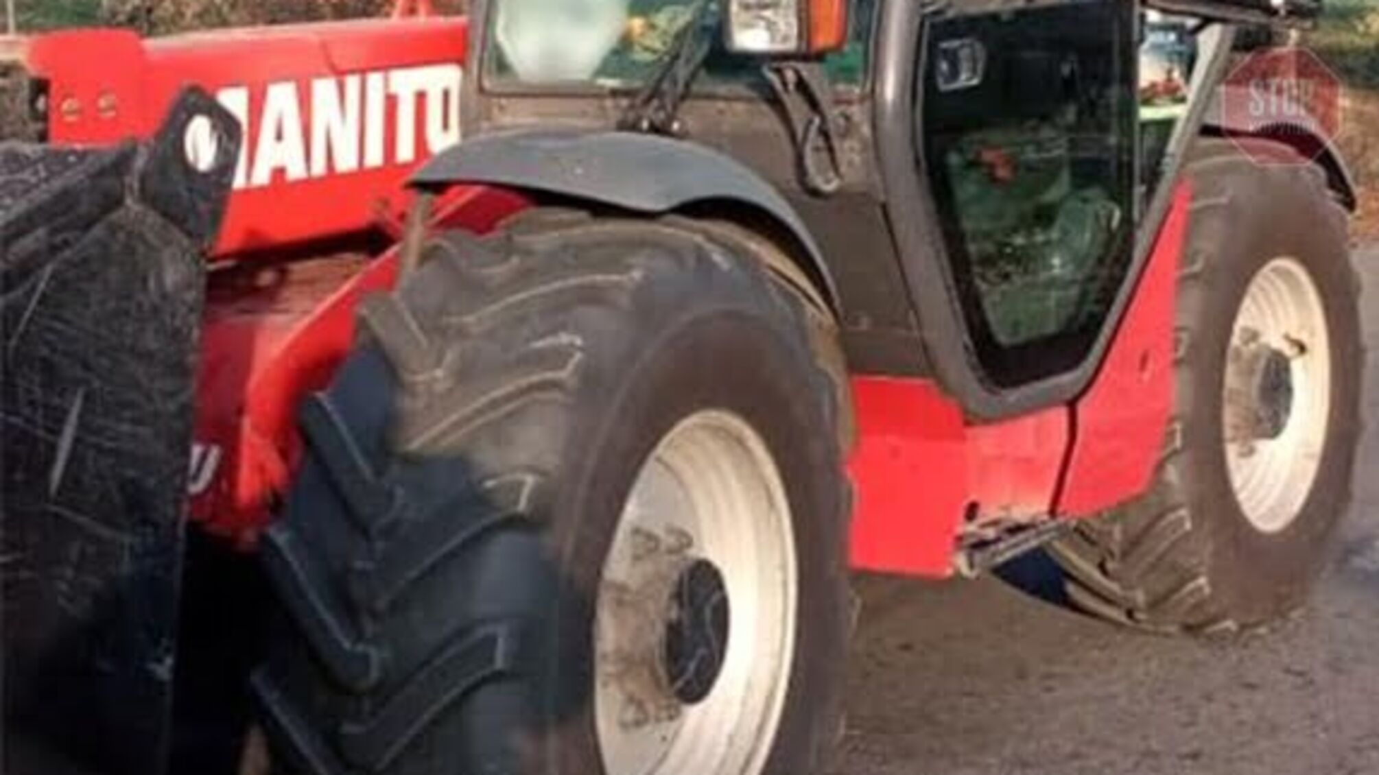 На Хмельниччині дитина загинула під колесами трактора (фото)