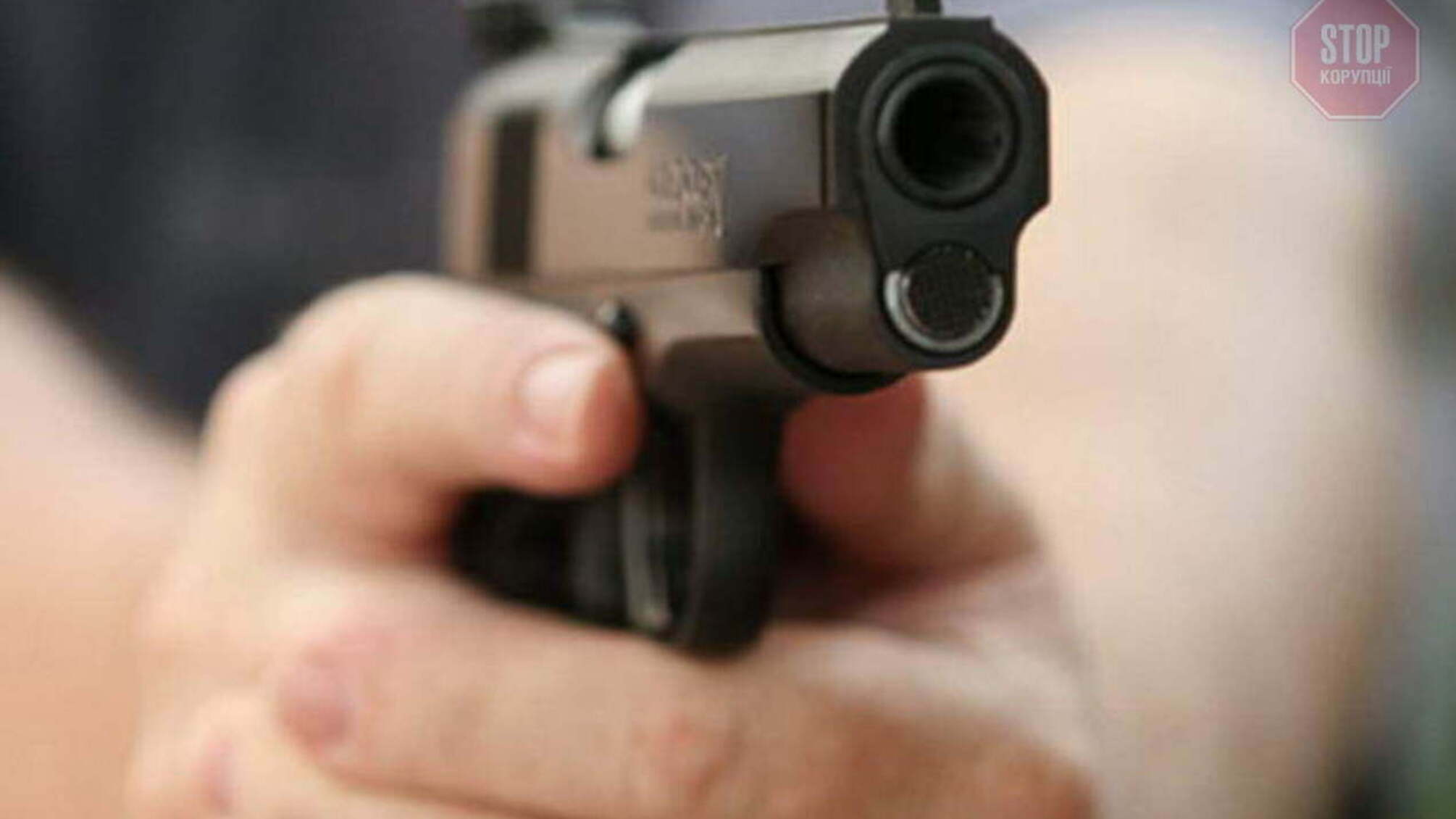 Погрожував поліції зброєю, щоб визволити зловмисника: на Київщині правоохоронці знешкодили нападника (фото)