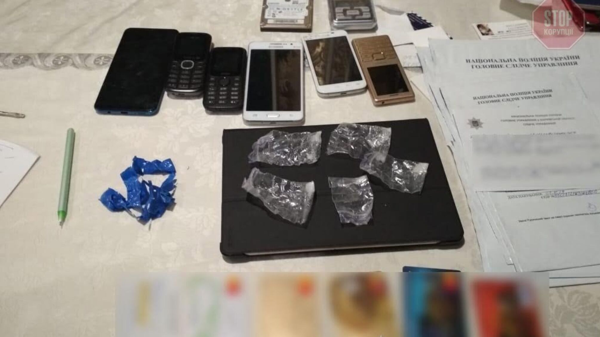 У Харкові правоохоронці заарештували групу наркодилерів (фото)