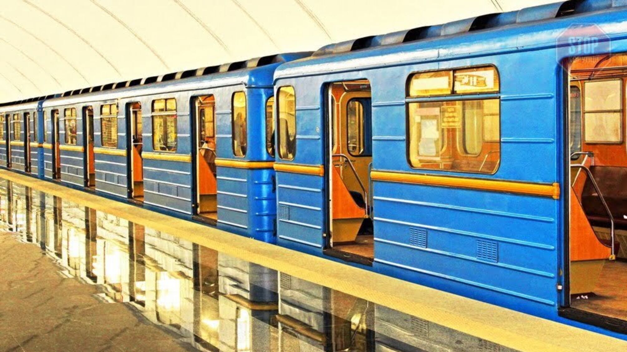 Журналісти розповіли про нові розваги екстремалів у київському метро (відео)