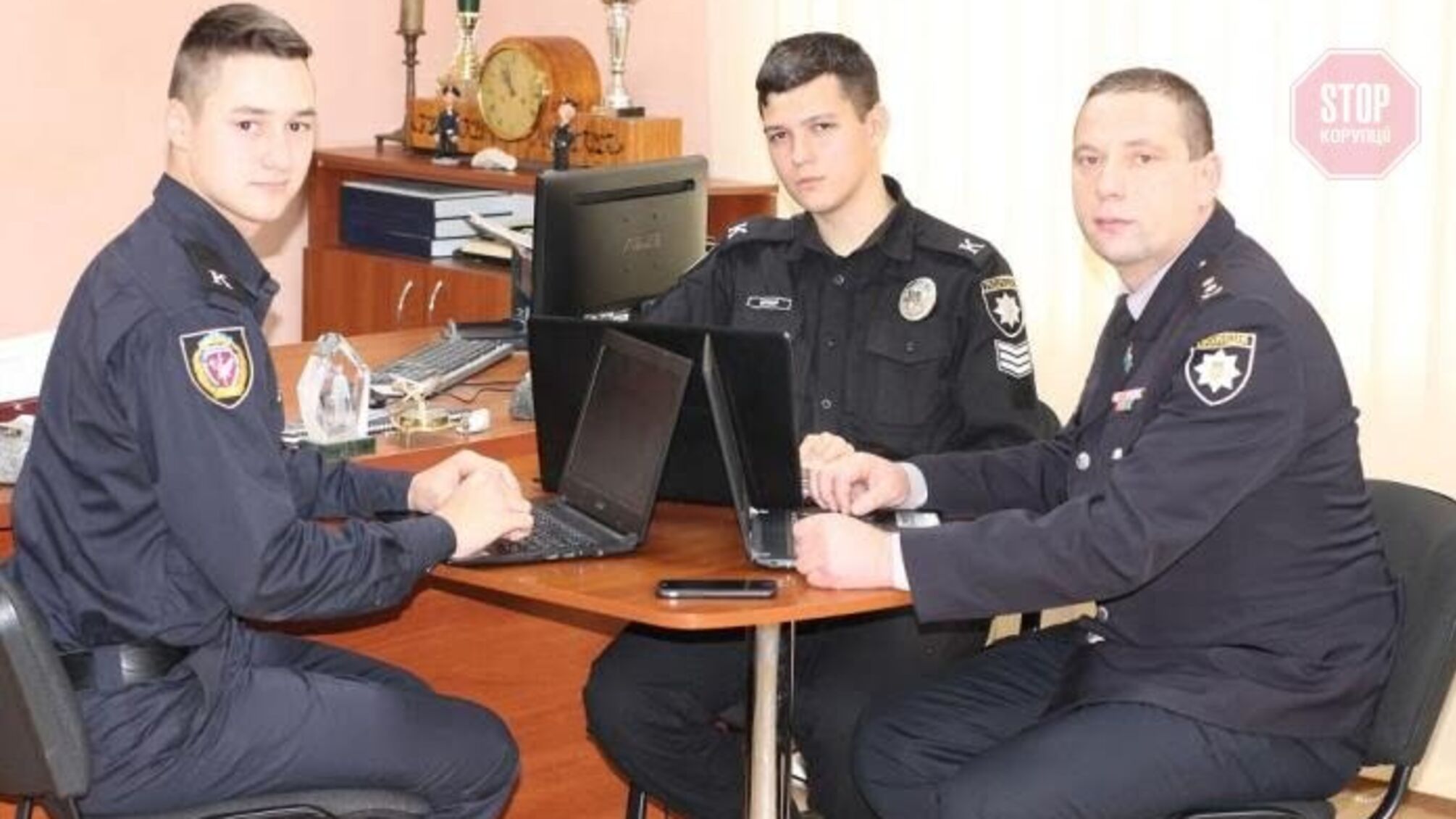 Завдяки новому чат-боту, українці допомогли заблокувати сотню точок з наркотиками