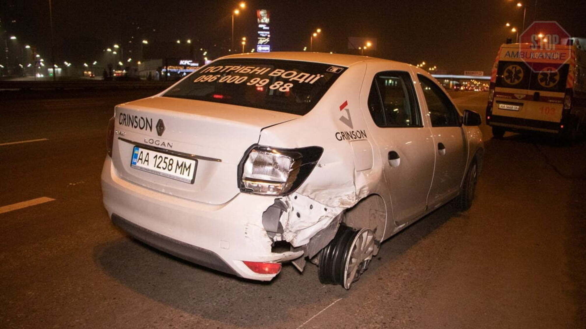 Смертельне ДТП на столичних Осокорках: Lexus збив двох пішоходів (відео)