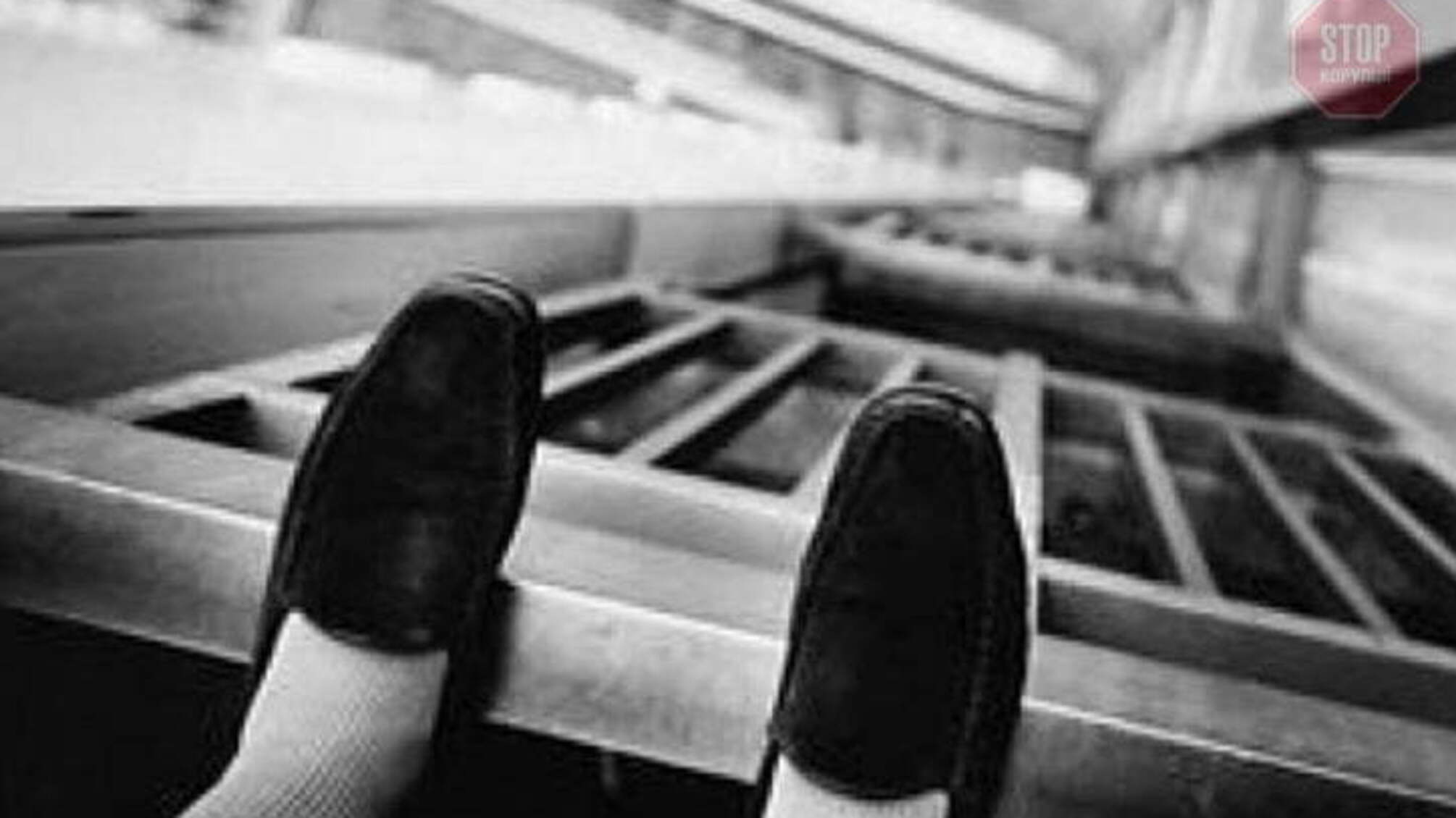 Суїцид через стрибок з 16 поверху: в Дніпрі жінка наклала на себе руки (фото 18+)