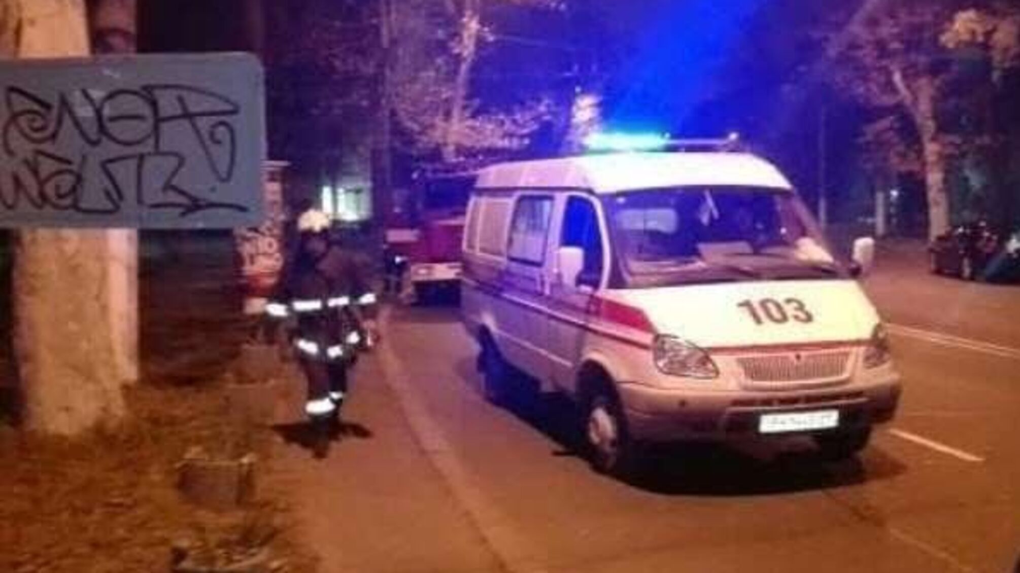 Влетіли на іномарці у дерево: в Одесі п’яні військовики втрапили у ДТП (фото)