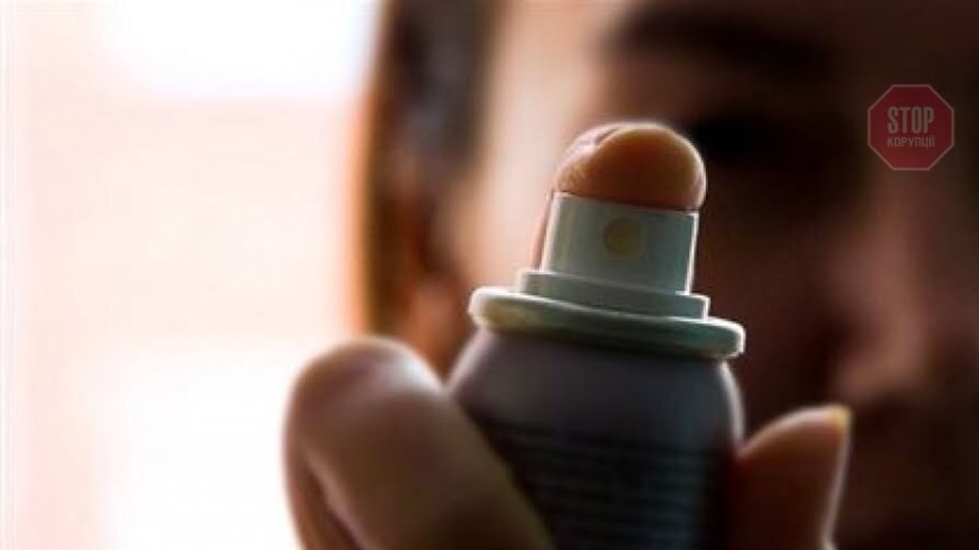 На Київщині у школі розпили газовий балончик, шість учнів отруїлися