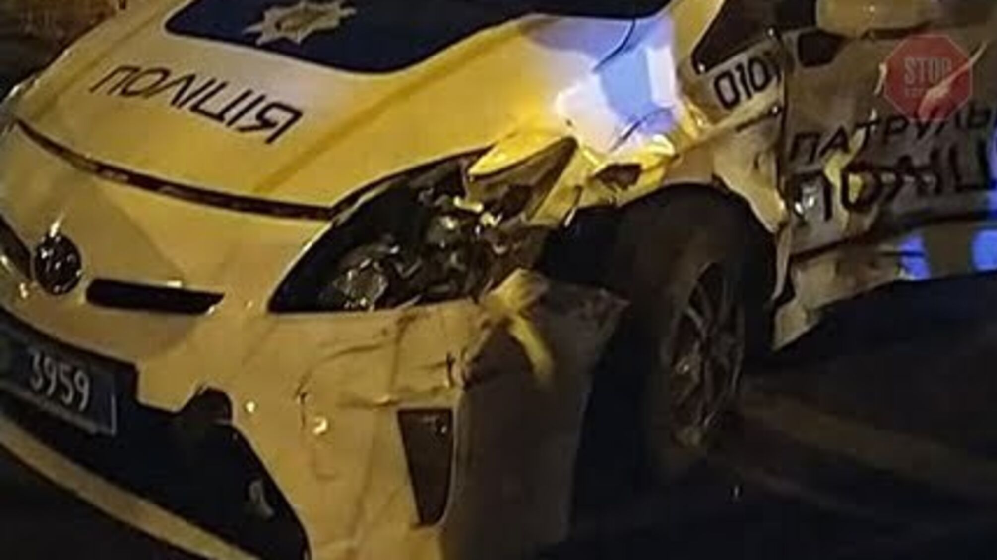 У Маріуполі в аварію потрапив автомобіль патрульної поліції (фото)