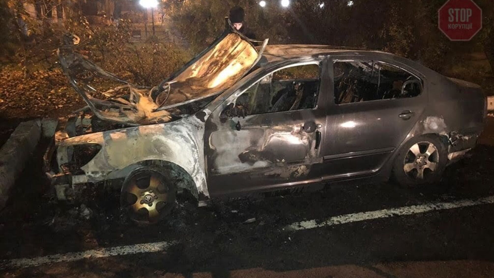 В Одесі спалили машину начальника місцевої митниці (фото, відео)