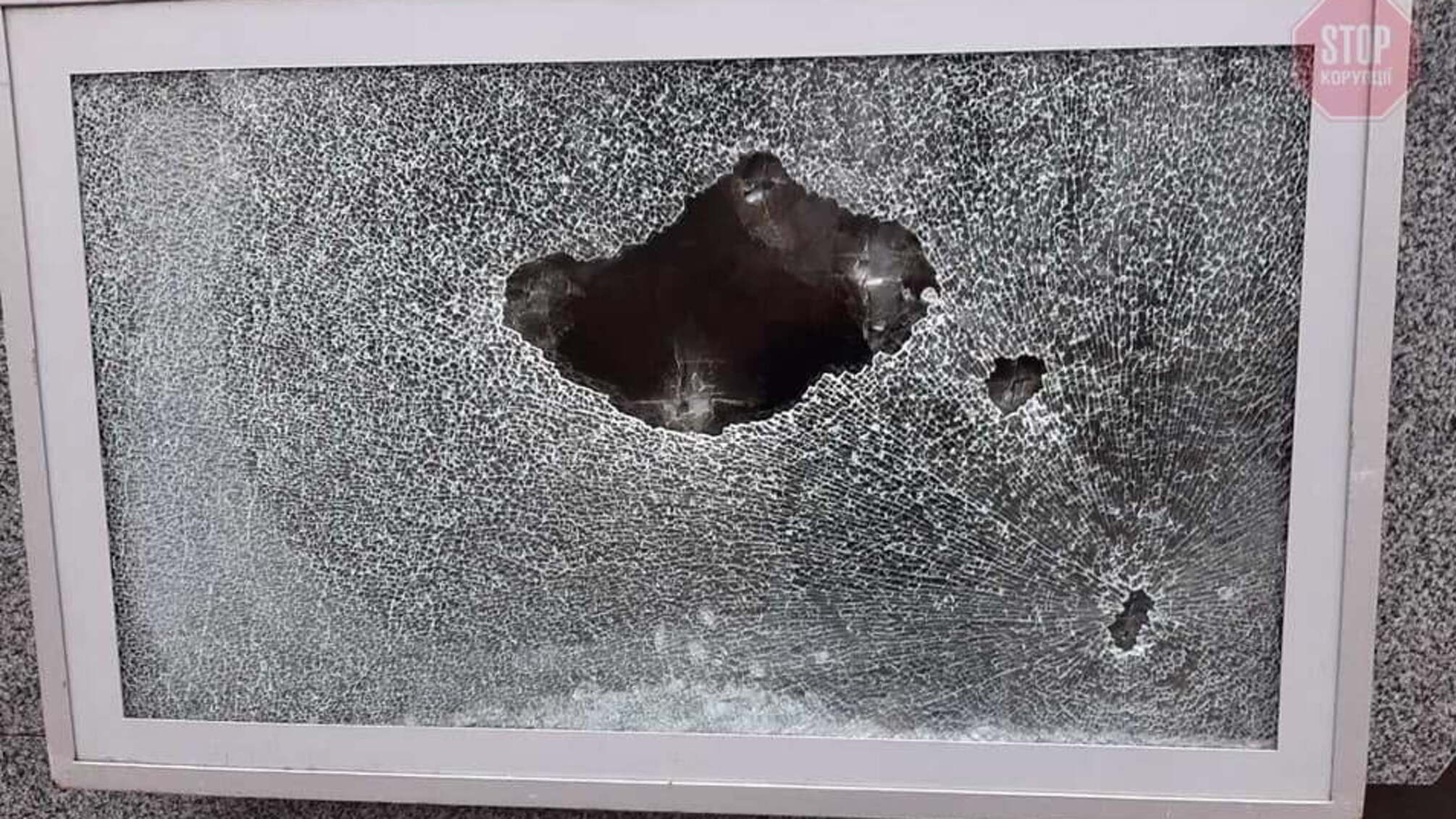 Розгромили Алею пам’яті загиблих захисників АТО: в Полтаві стався акт вандалізму (фото)