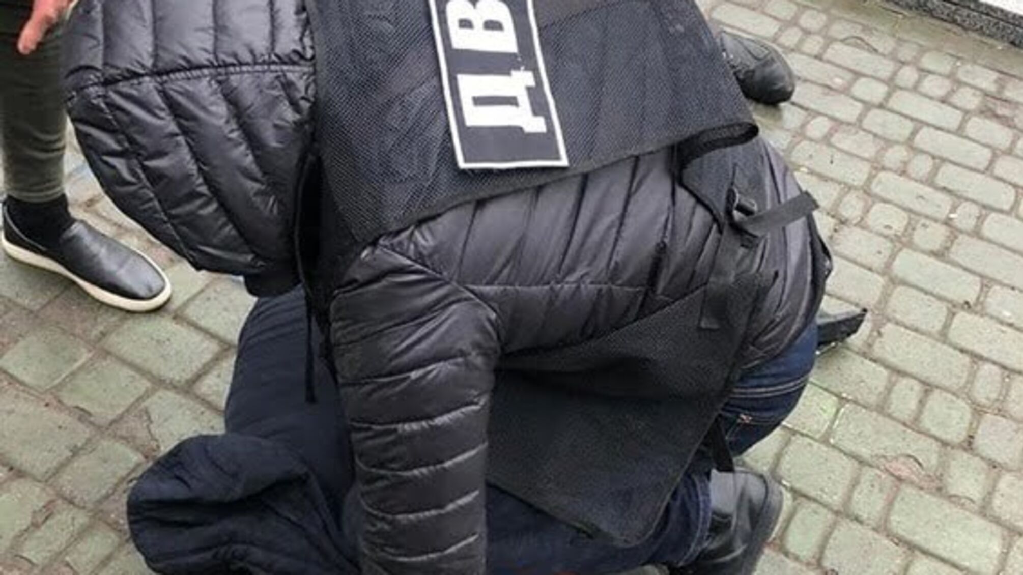 Харківського правоохоронця затримали на збуті наркотиків (фото)