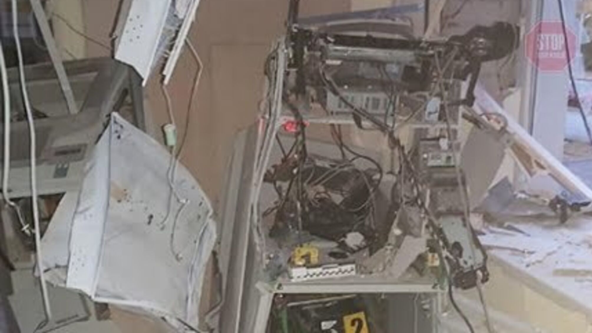 Підірвали банкомат: на Кіровоградщині оголошено спецоперацію «Сирена» (фото)