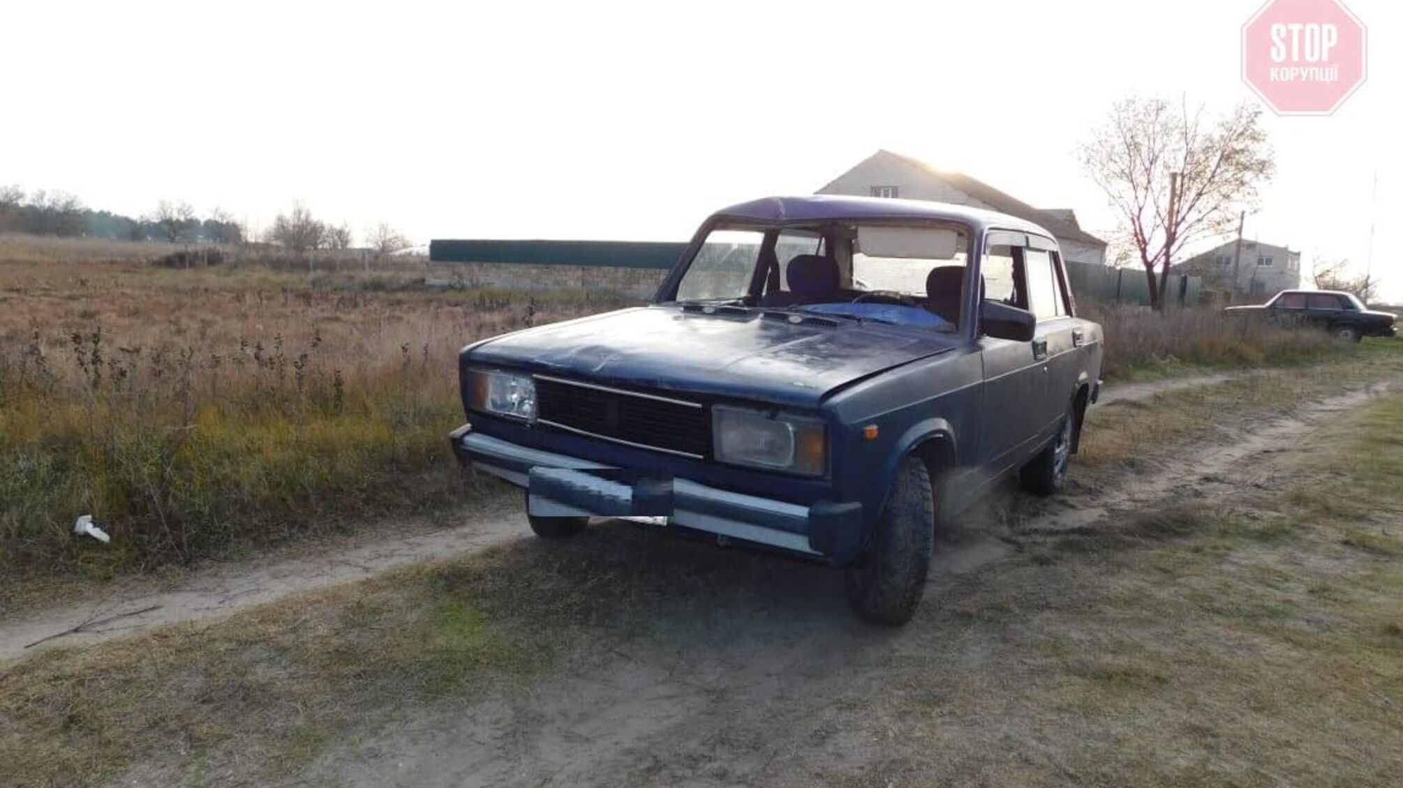 На Херсонщині поліцейські розшукали автомобіль, який насмерть збив 18-річного хлопця (фото)
