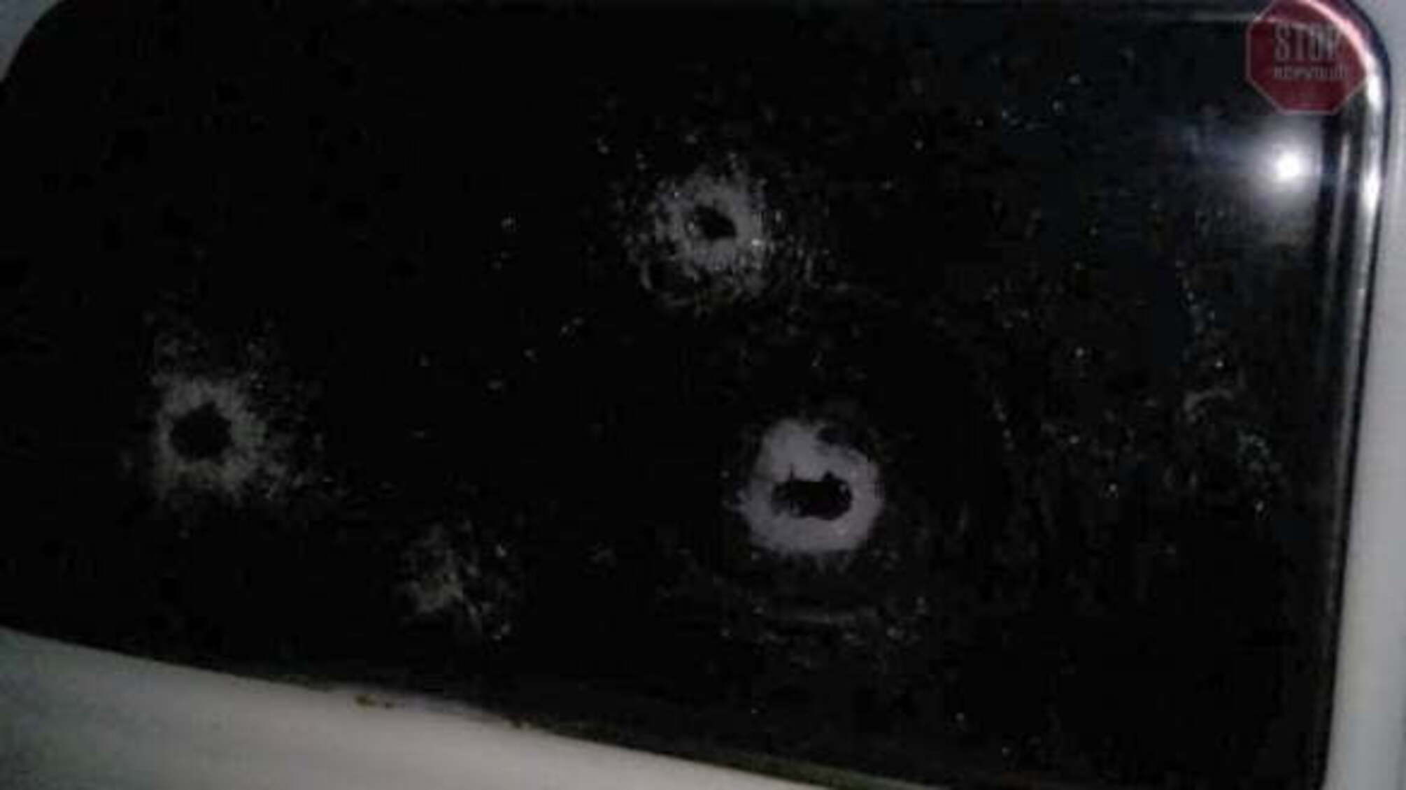 На Харківщині невідомі обстріляли авто громадського активіста