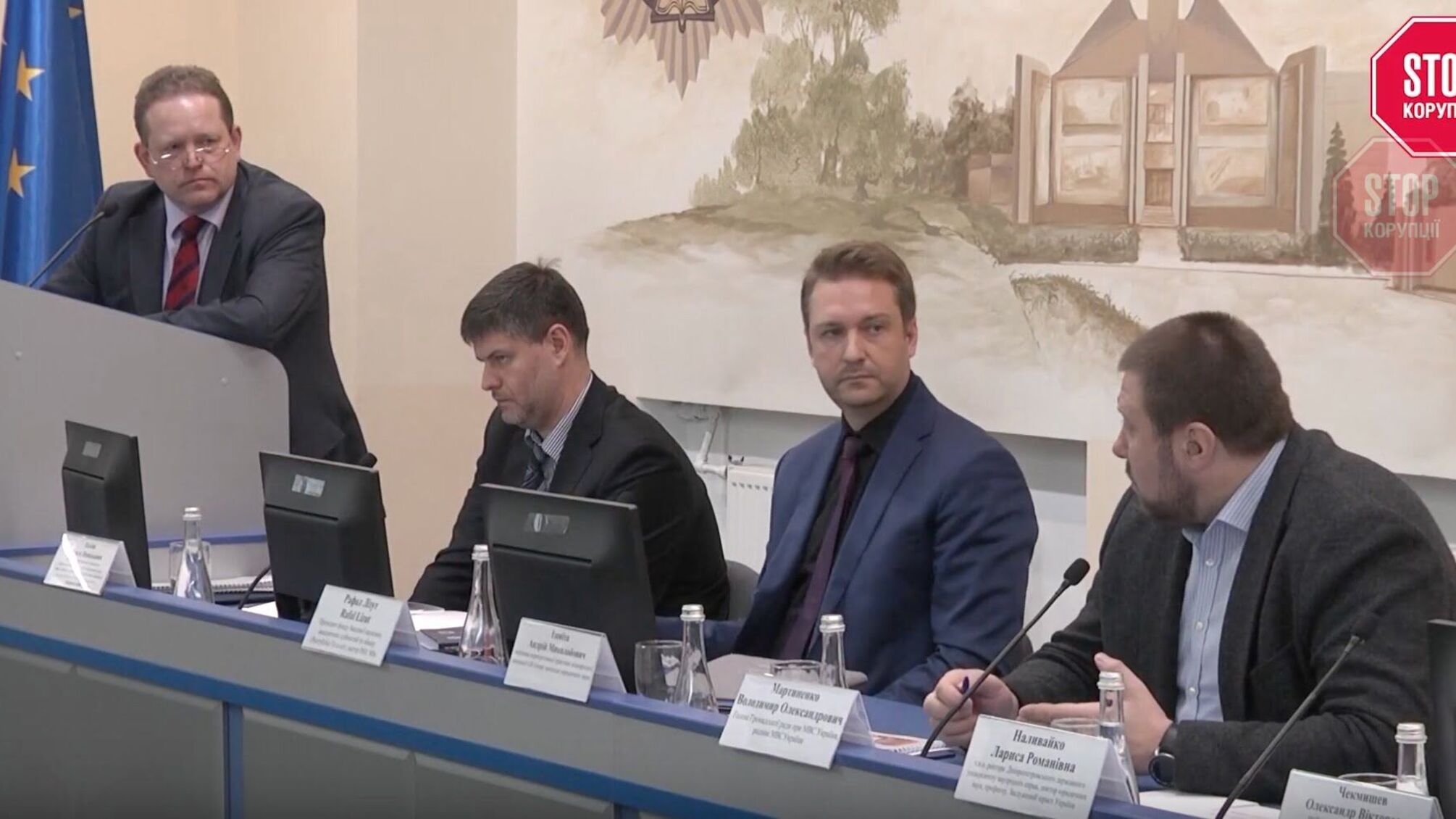 У Дніпрі антикорупціонери поділились досвідом у боротьбі з хабарниками