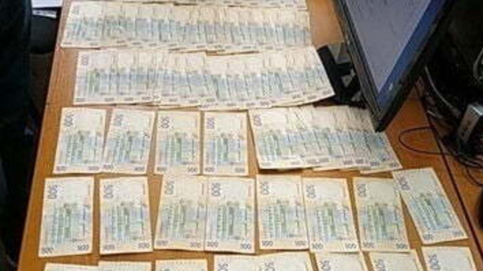 “Погано заховав”: за одержання хабара судитимуть поліцейського
