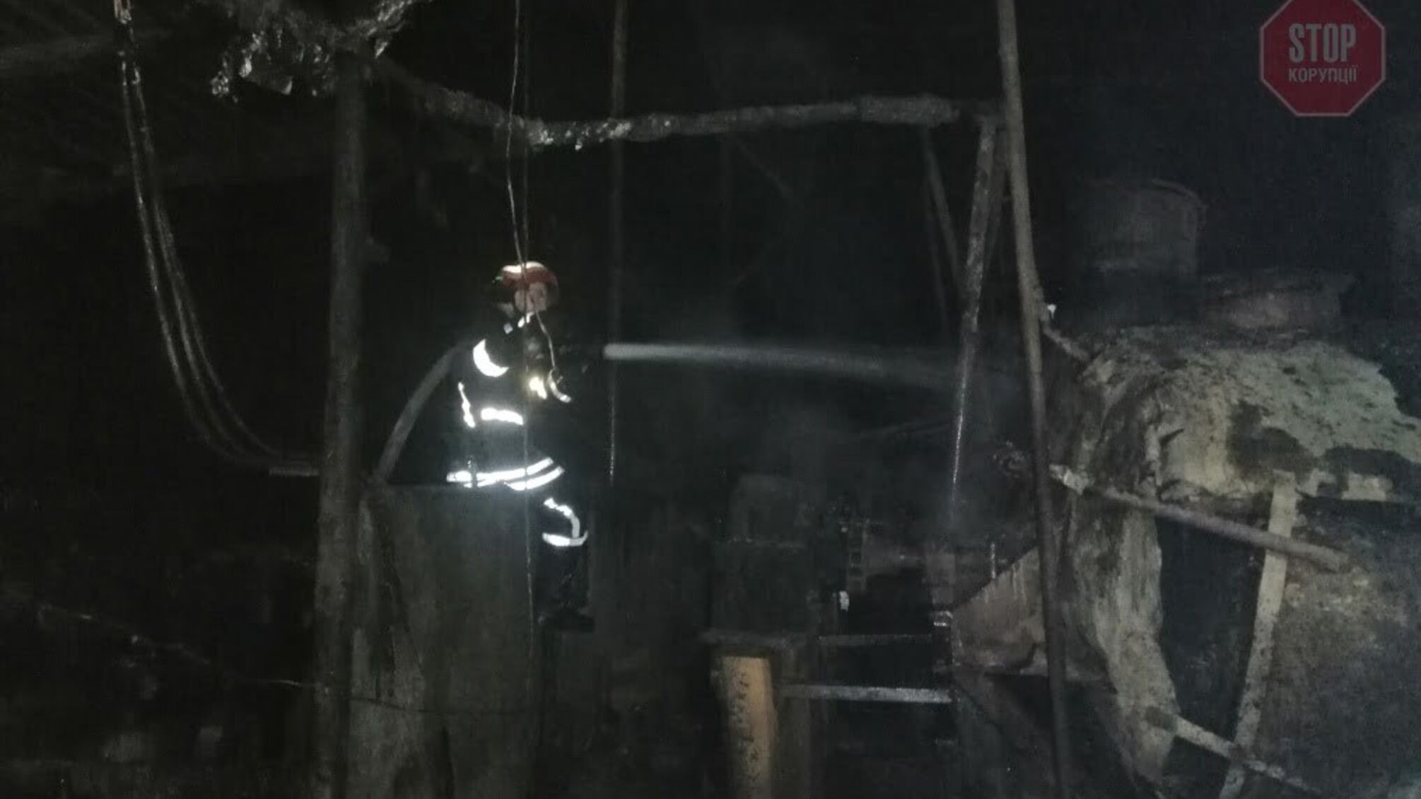 У Запорізькій області ліквідували пожежу, через яку ледь не вибухнуло підприємство (фото)