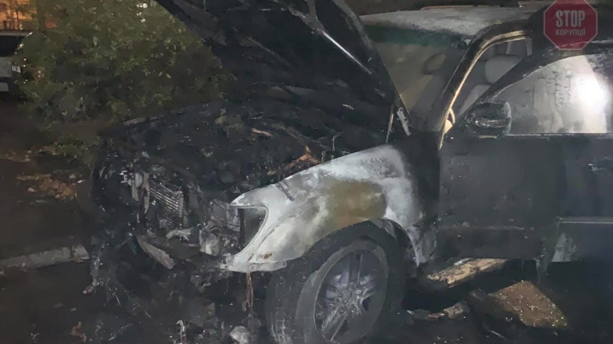 У столиці підпалили автомобіль директора «УкрТрансПаркінгу» (відео, фото)