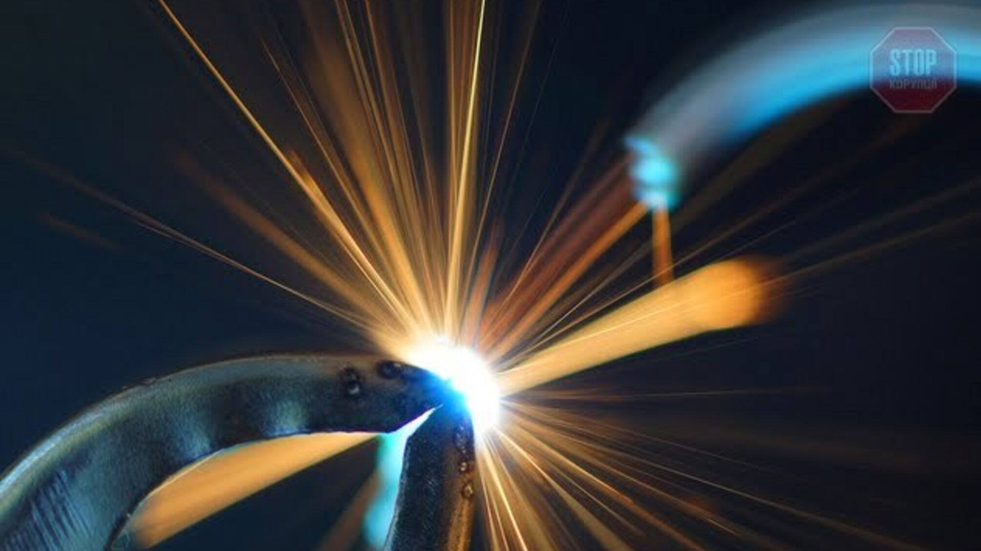 Названа ймовірна причина пожежі у військовій частині Львівщини (фото)