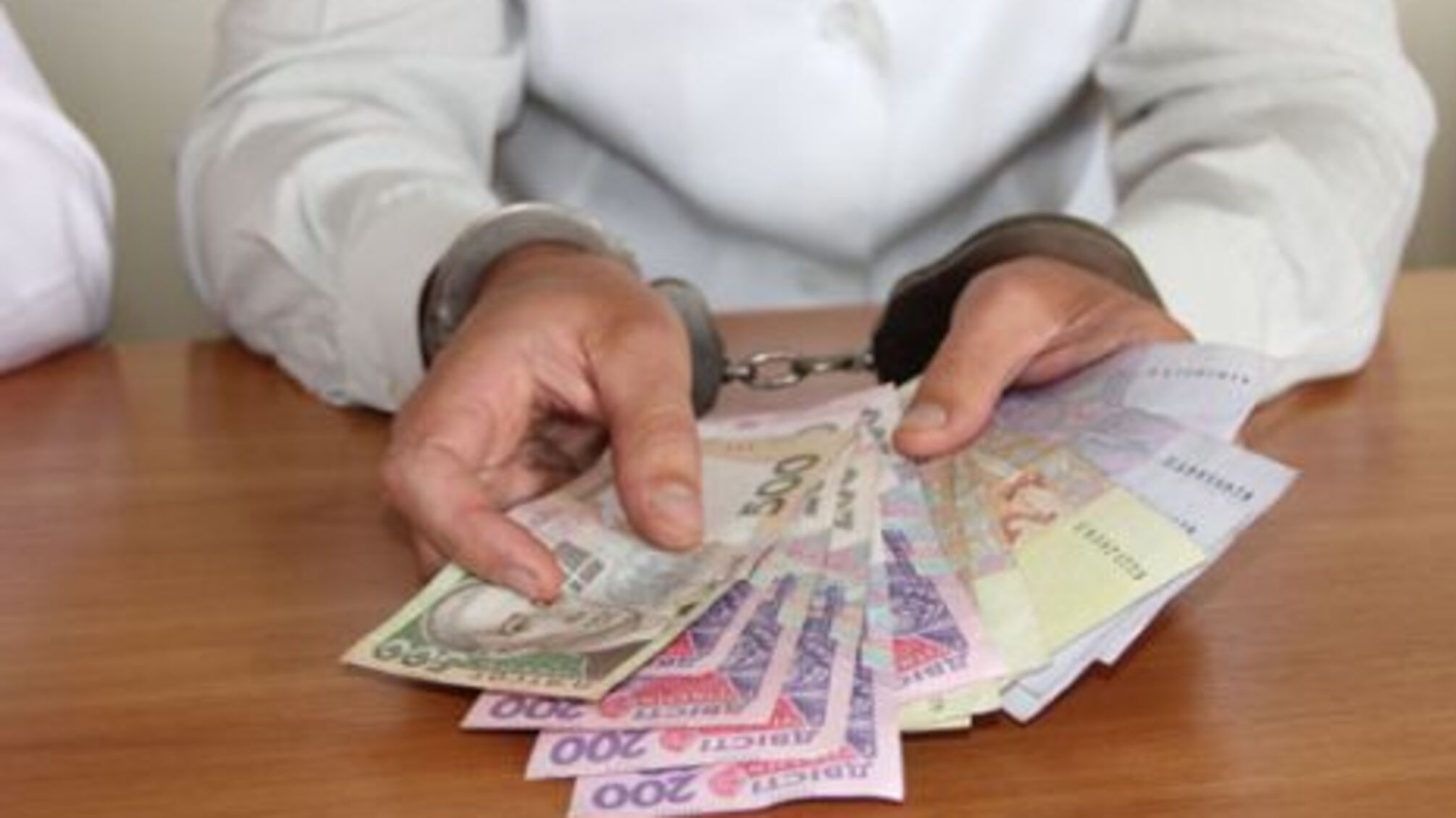 Столичні лікарні купують медикаменти у ТОВ «Архімед Медікал» за завищеними в півтора раза прайсами