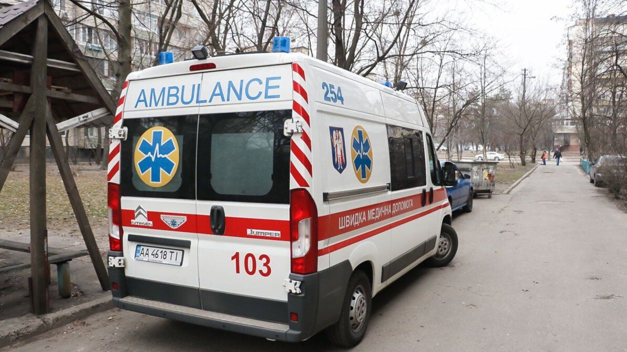 У Сумах студентка вкоротила собі віку, вистрибнувши з вікна багатоповерхівки