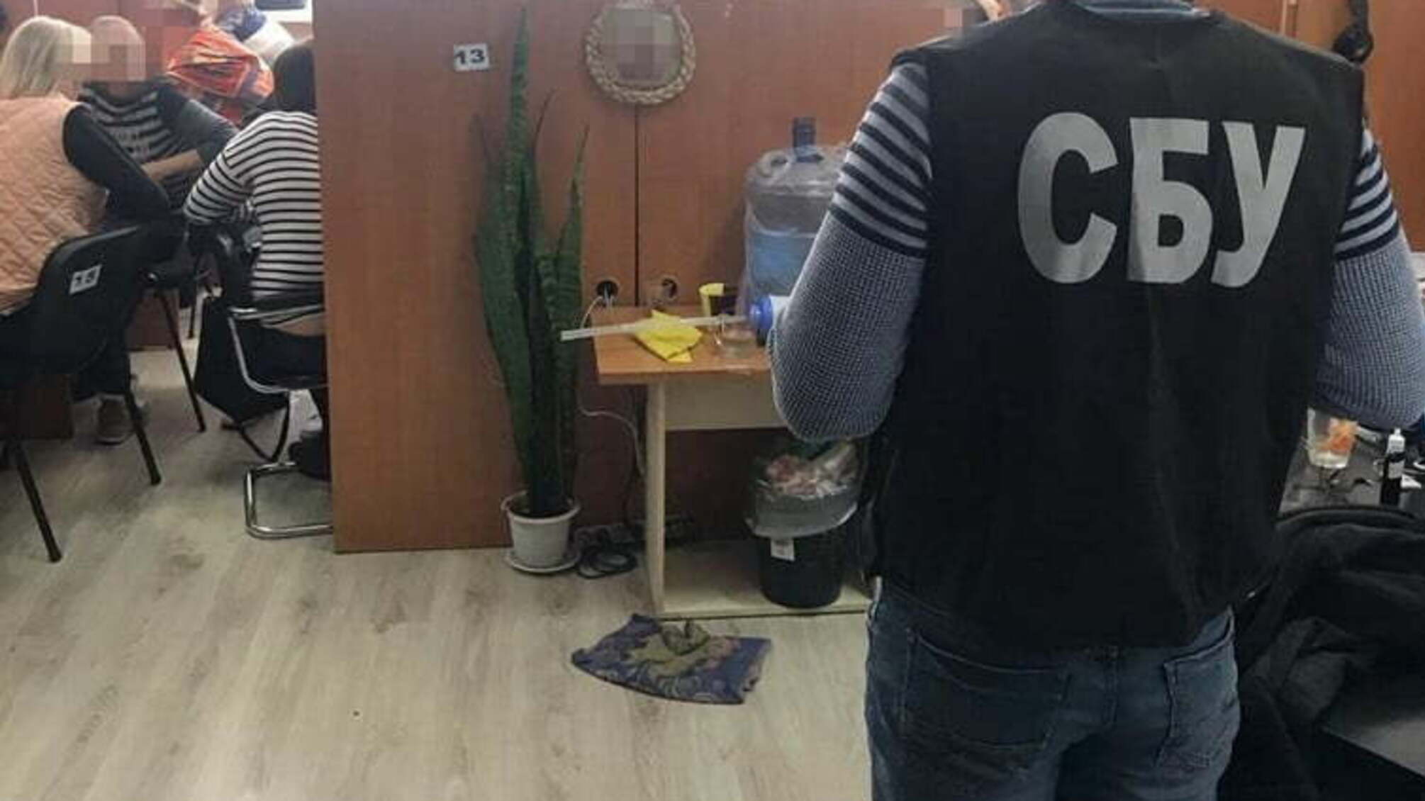 'Вас чути добре': у Миколаєві СБУ викрила незаконний міжнародний канал зв'язку (фото)