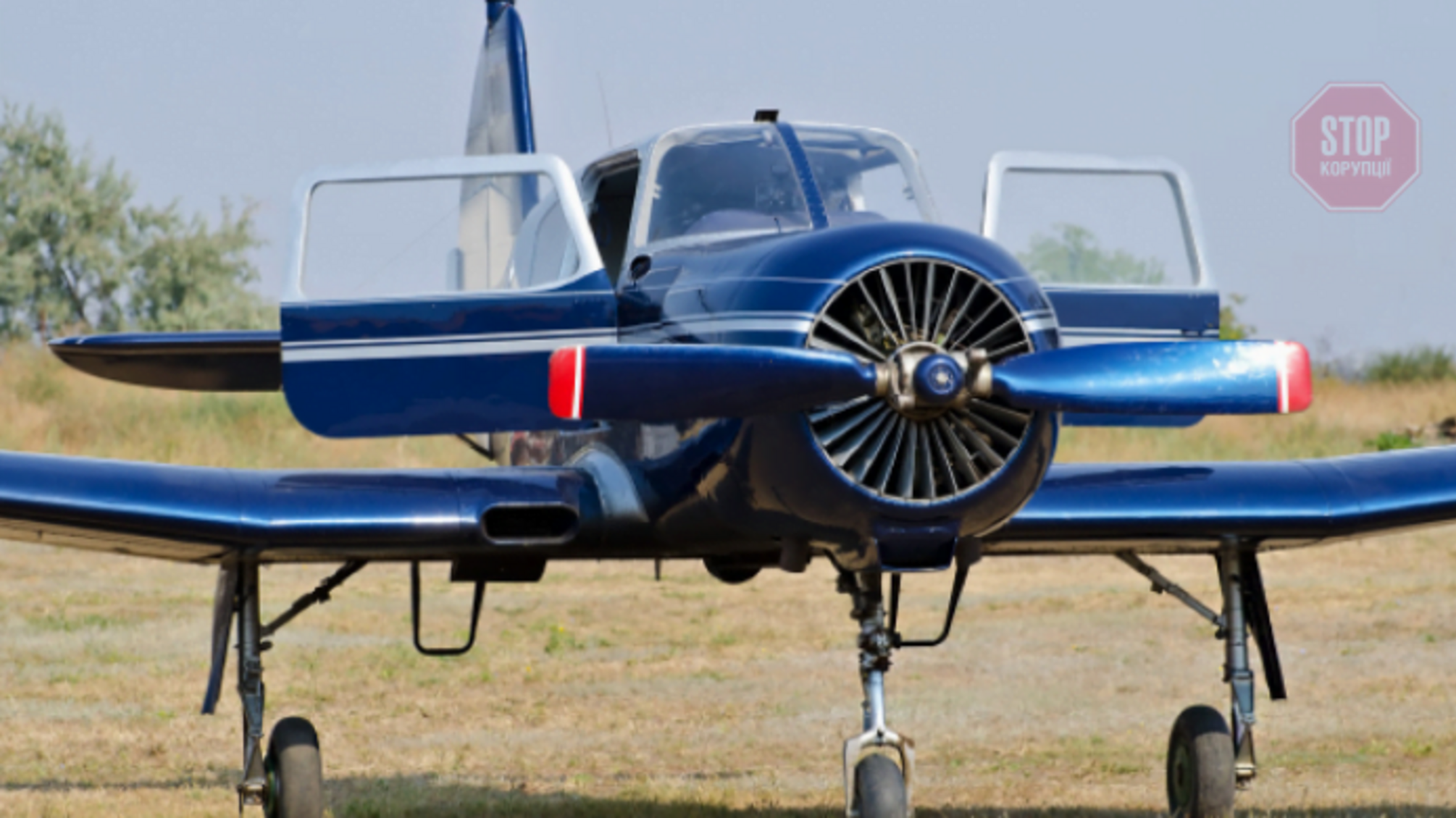 Невеликий літак здійснив аварійну посадку в аеропорту Одеси: подробиці