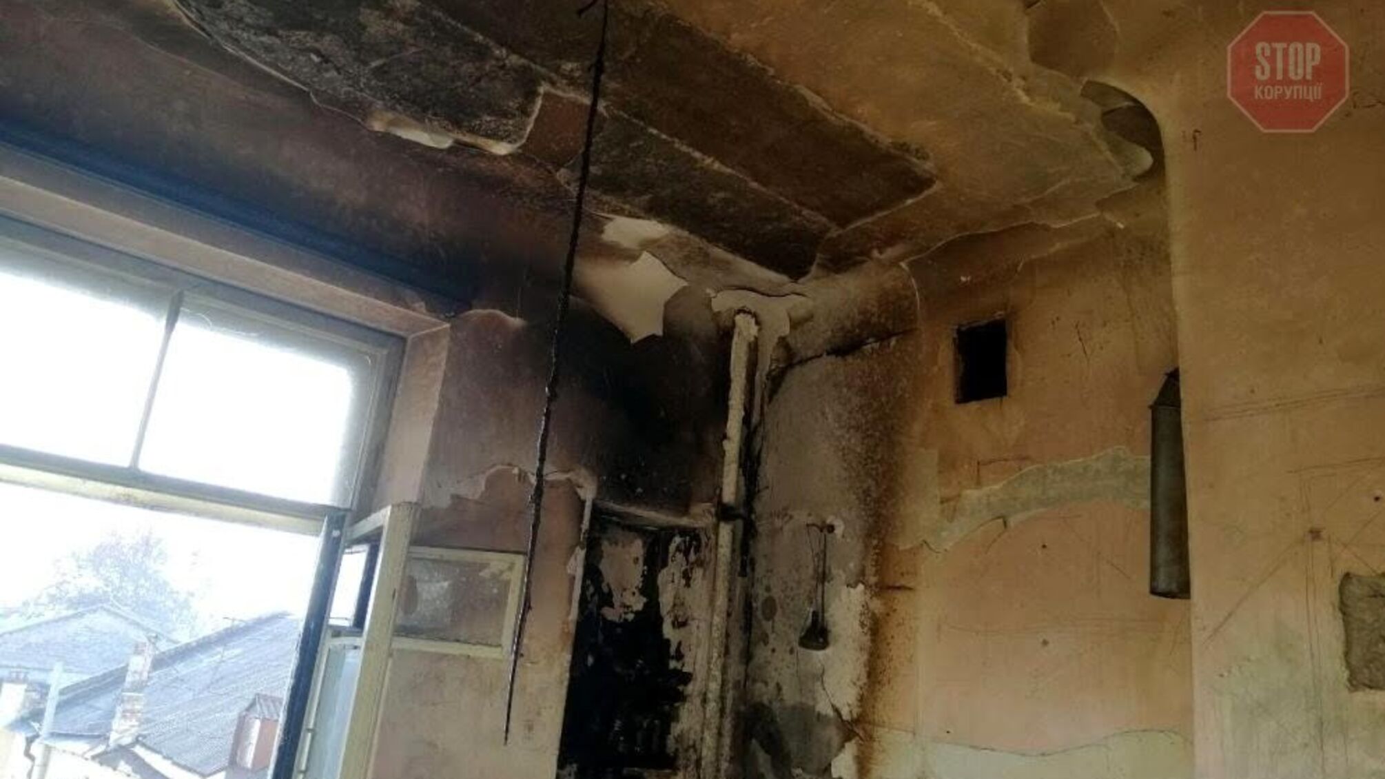 В Одесі ліквідували пожежу у квартирі та запобігли вибуху газу (фото)