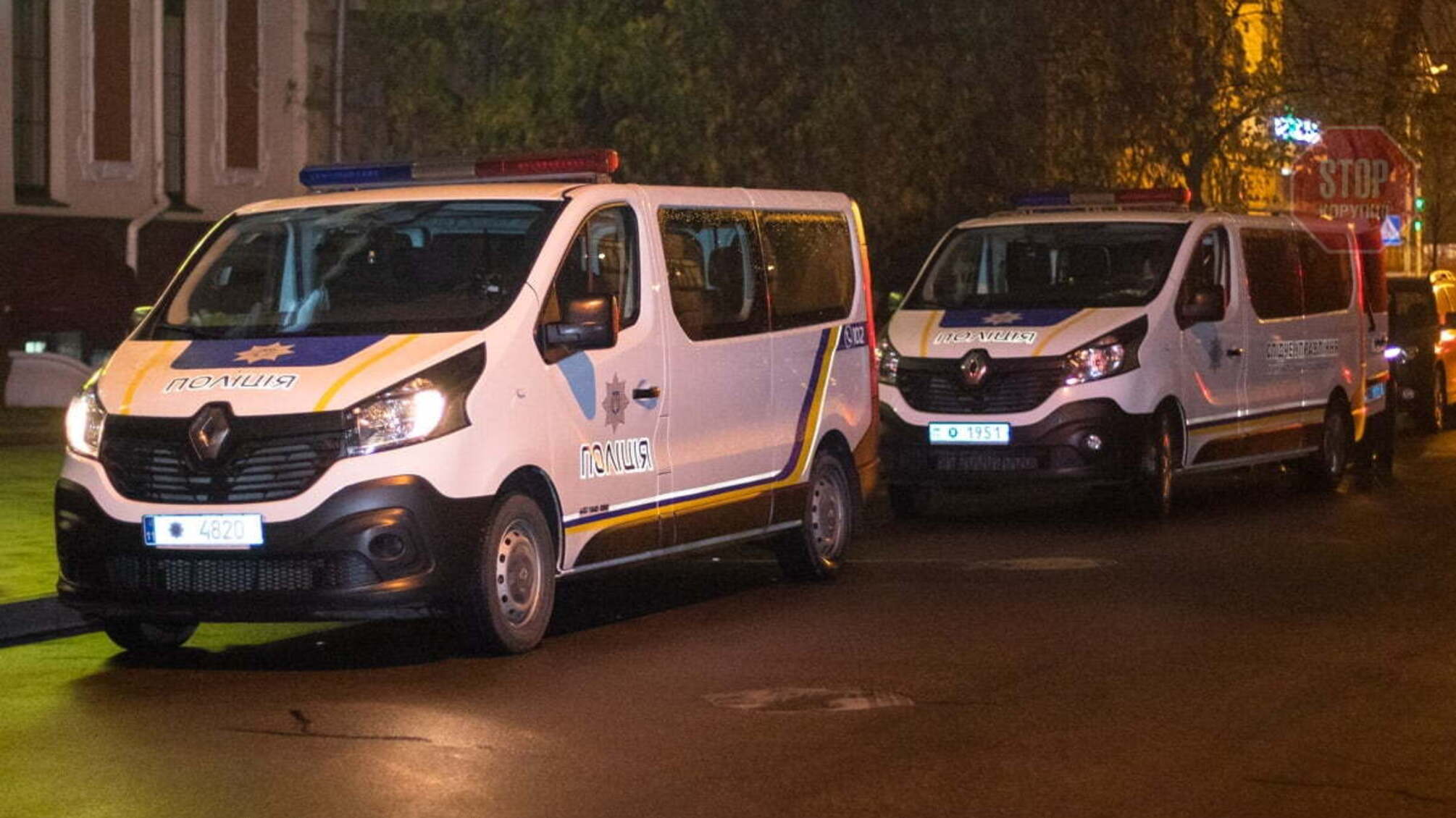 Оголений і з віником: на Подолі вночі знайдено тіло чоловіка