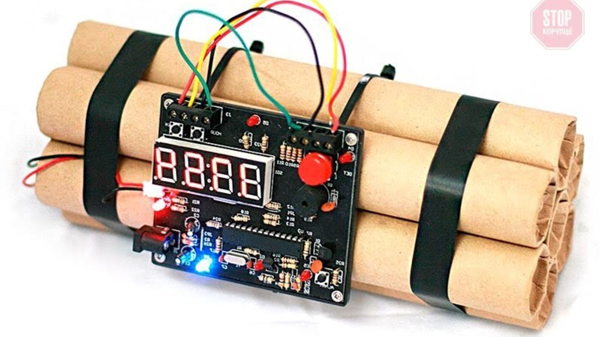 У Херсоні на автомобіль прикріпили вибуховий пристрій, працює поліція (фото)