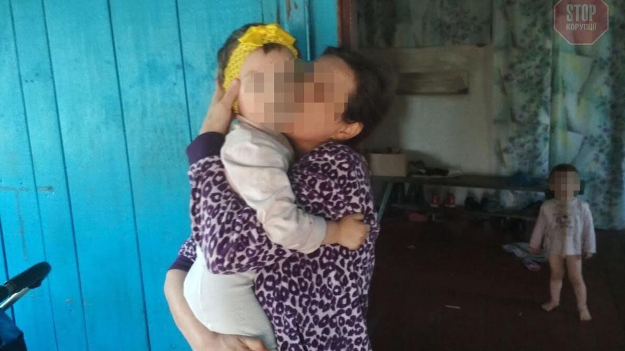 Батькам, які спалили дитину-інваліда в печі, виплатили 40 тисяч гривень