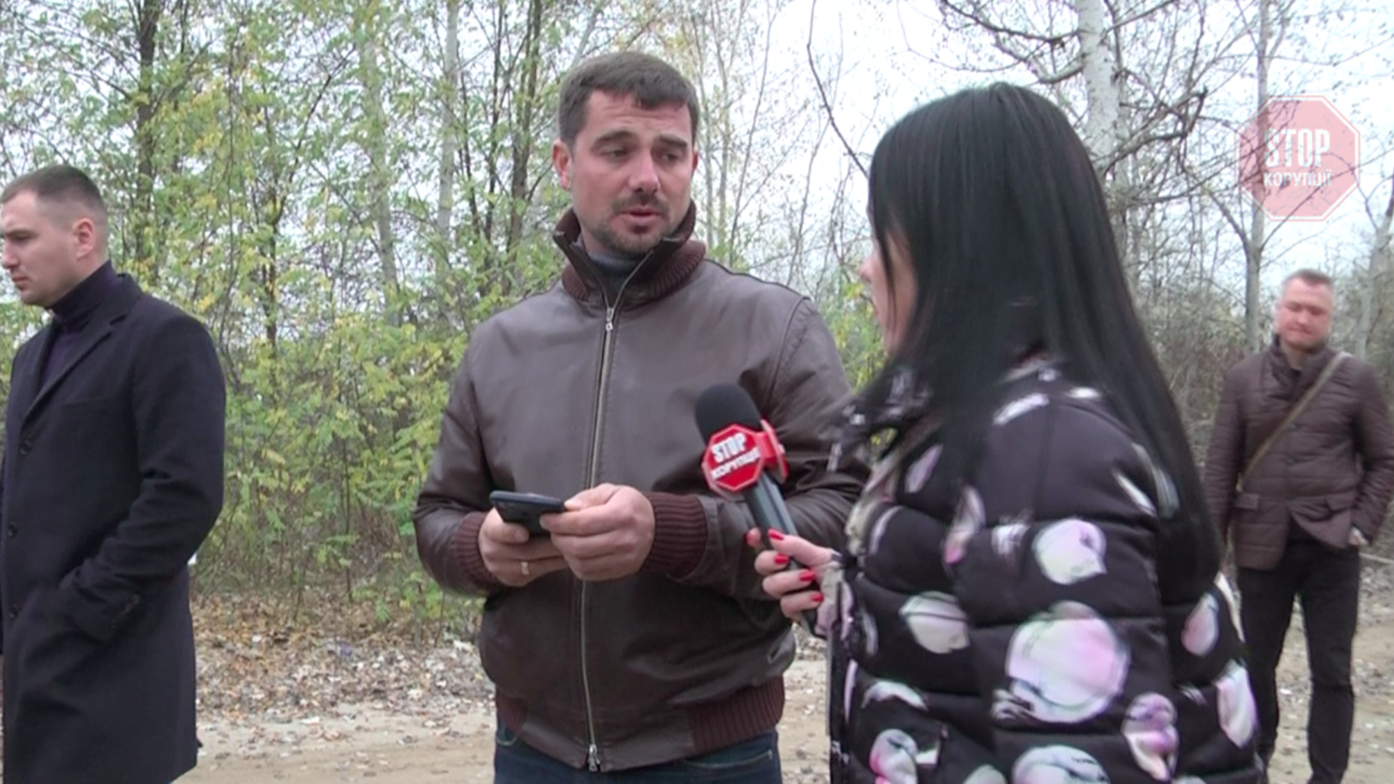 За піщаних браконьєрів, що змінили річище водойми у Києві, взялись правоохоронці
