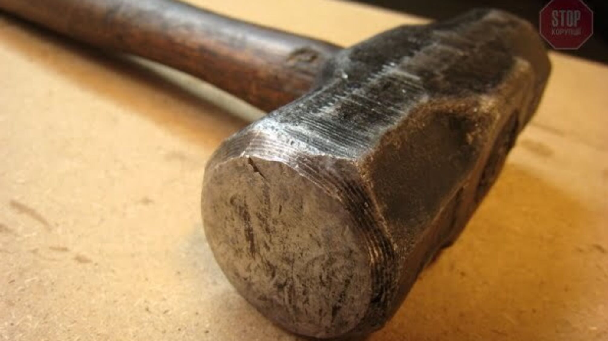 На Одещині злодій вивіз двох студентів за місто, пограбував і змусив взяти кредит