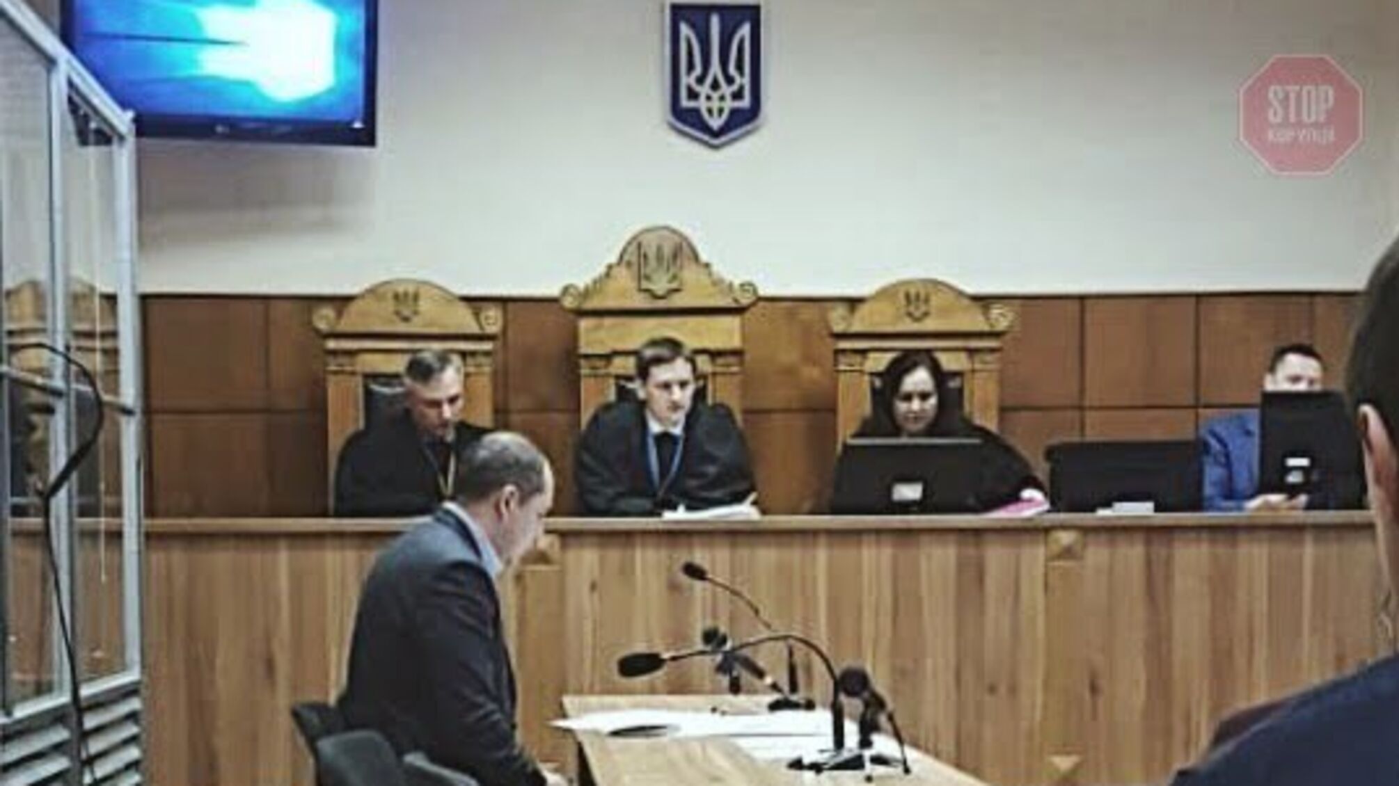 У Дніпрі підприємець, який обікрав бюджет майже на мільйон, ігнорує судові засідання