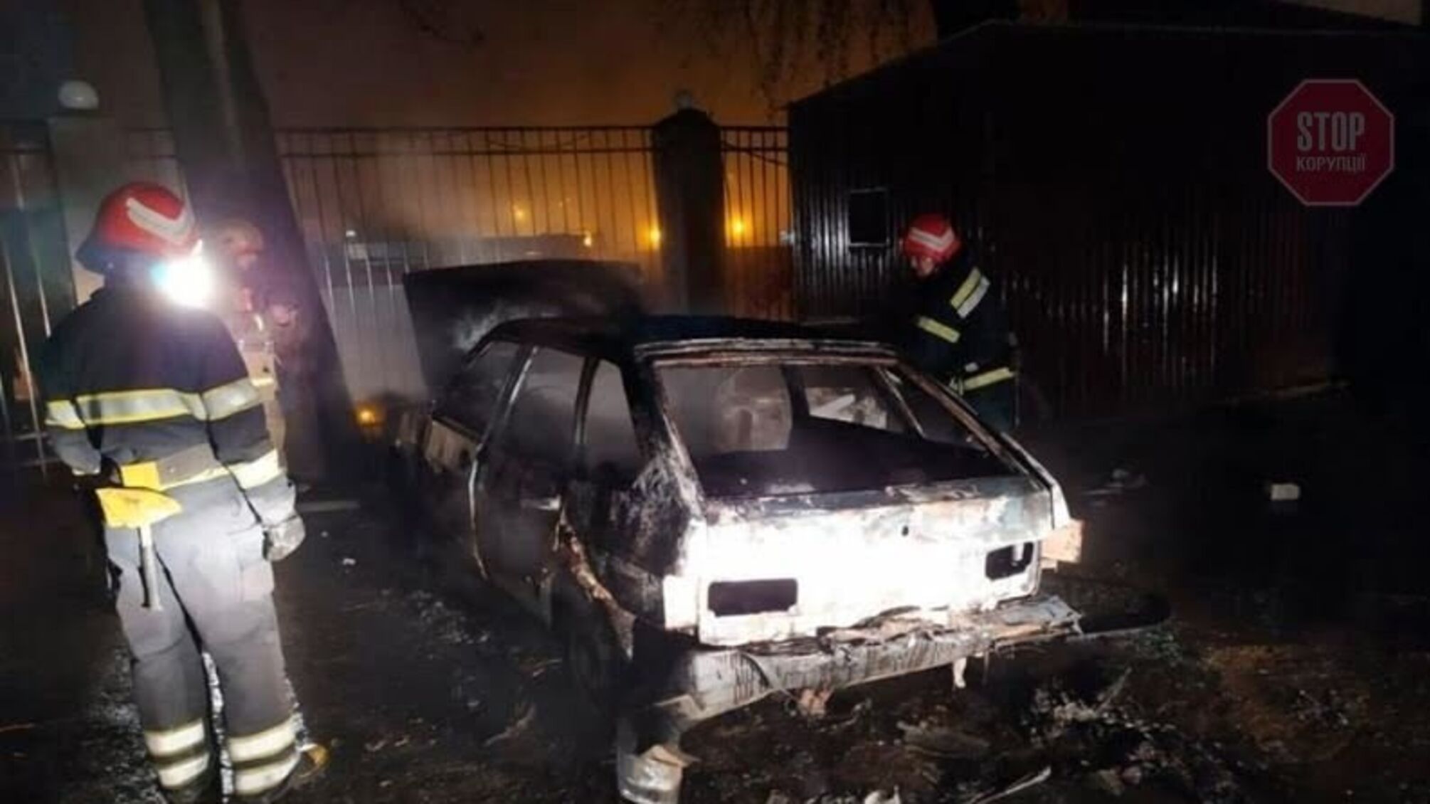 На Буковині безпритульний спалив 3 авітвки і пошкодив ще 28