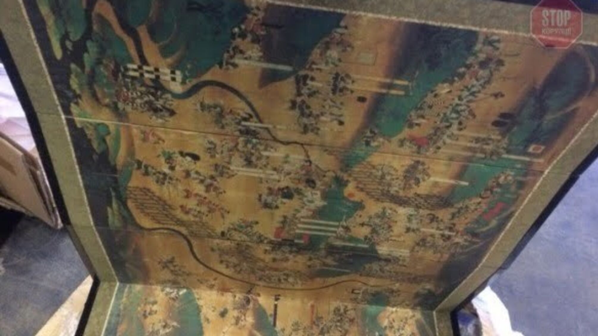 В Україну намагалися незаконно ввезти коштовні артефакти з Японії