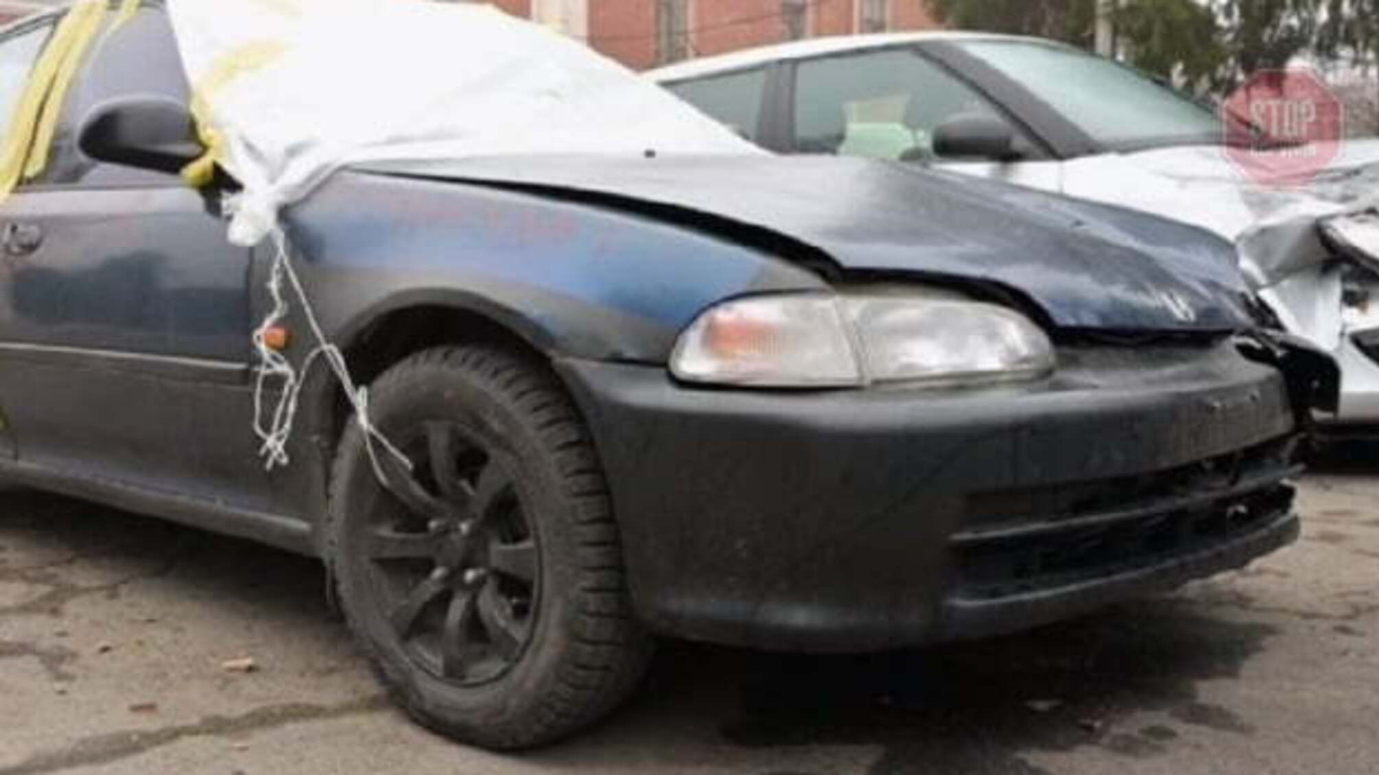 Збив дівчину та протягнув її на капоті: в Умані сталася ДТП (фото)