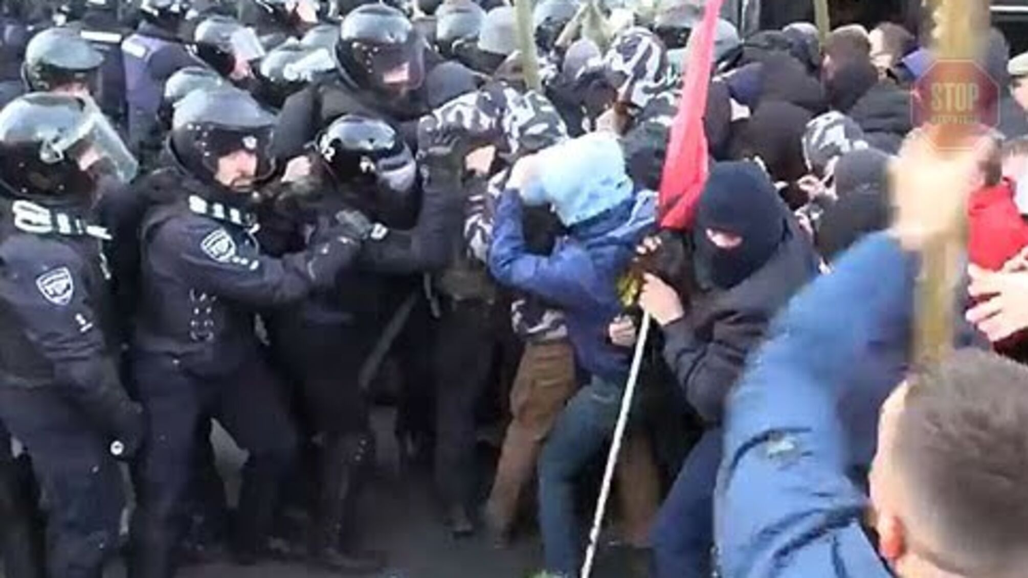 Побитий під ВРУ фермер помер у лікарні