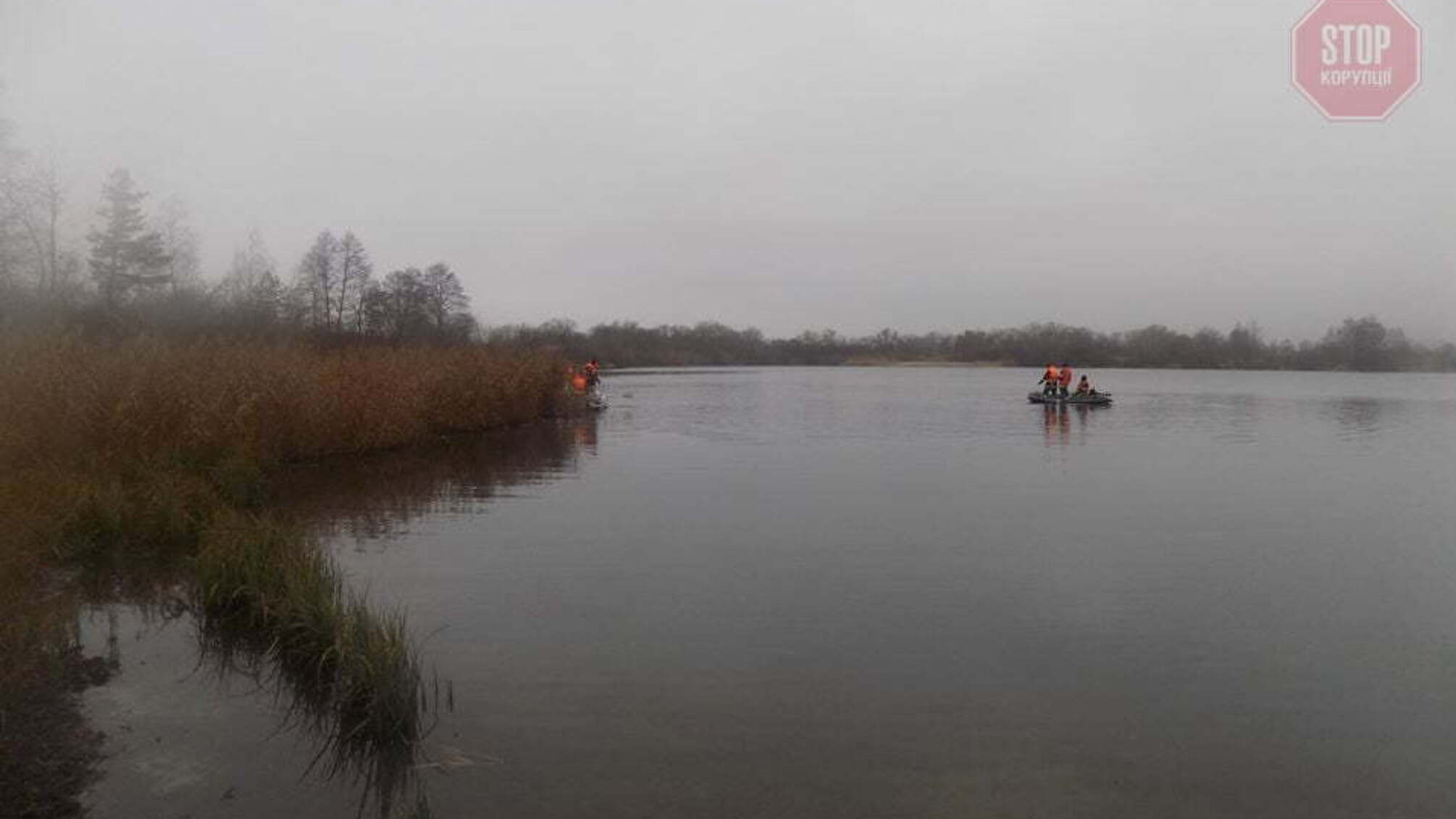 На Хмельниччині зниклого чоловіка знайшли на дні водойми (фото)