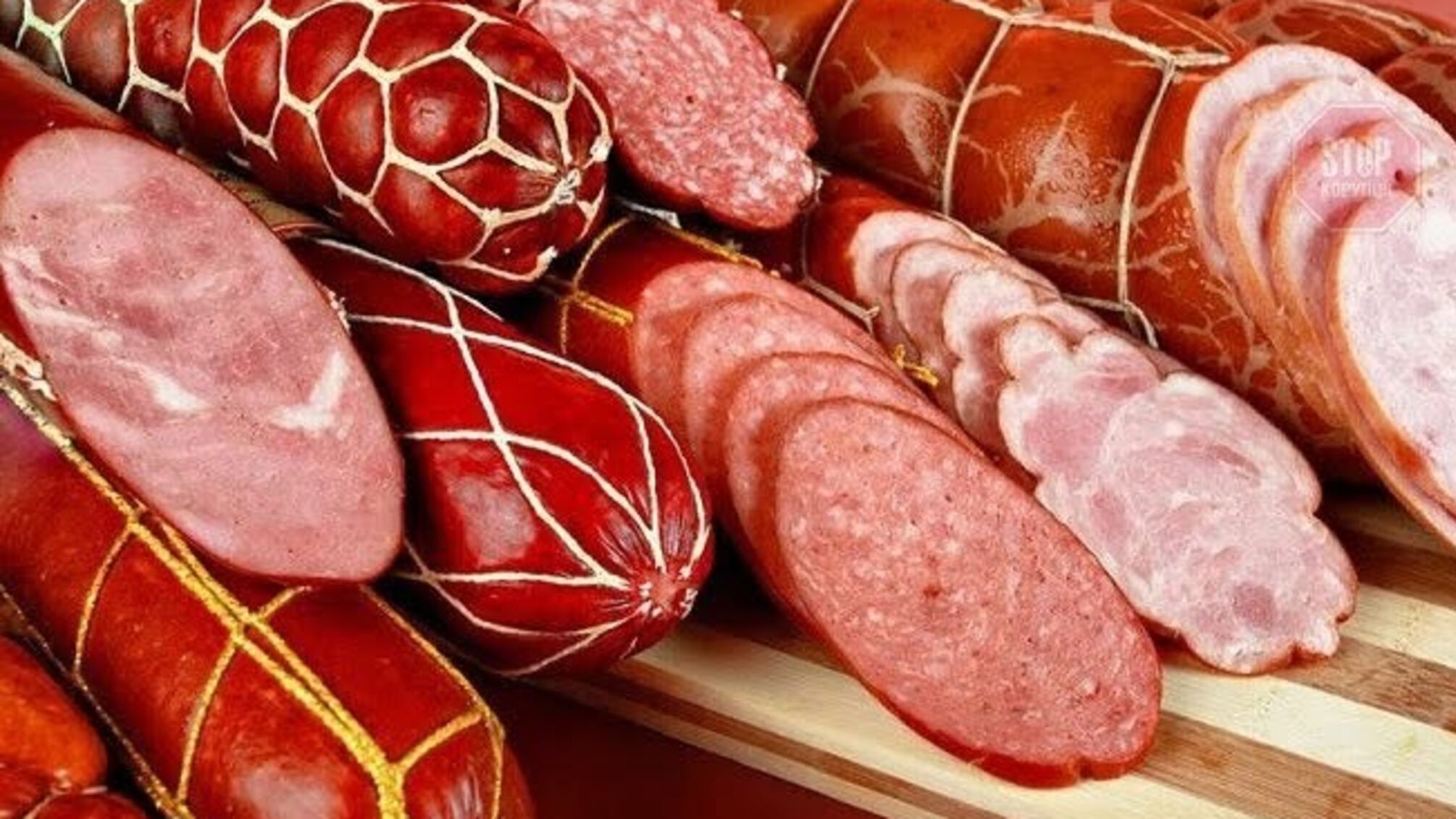 У Дніпрі пограбували магазин: ковбасу забрали, а гроші залишили (фото)