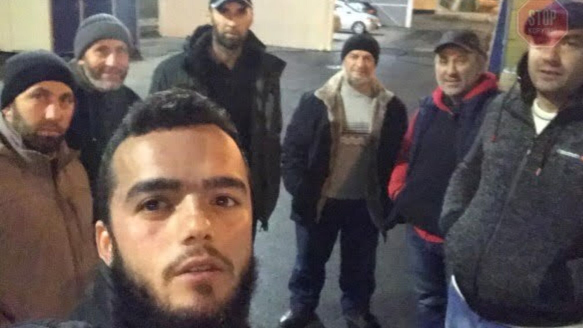 На Керченському мосту силовики РФ затримали та обшукали автобус з кримськими татарами (відео)