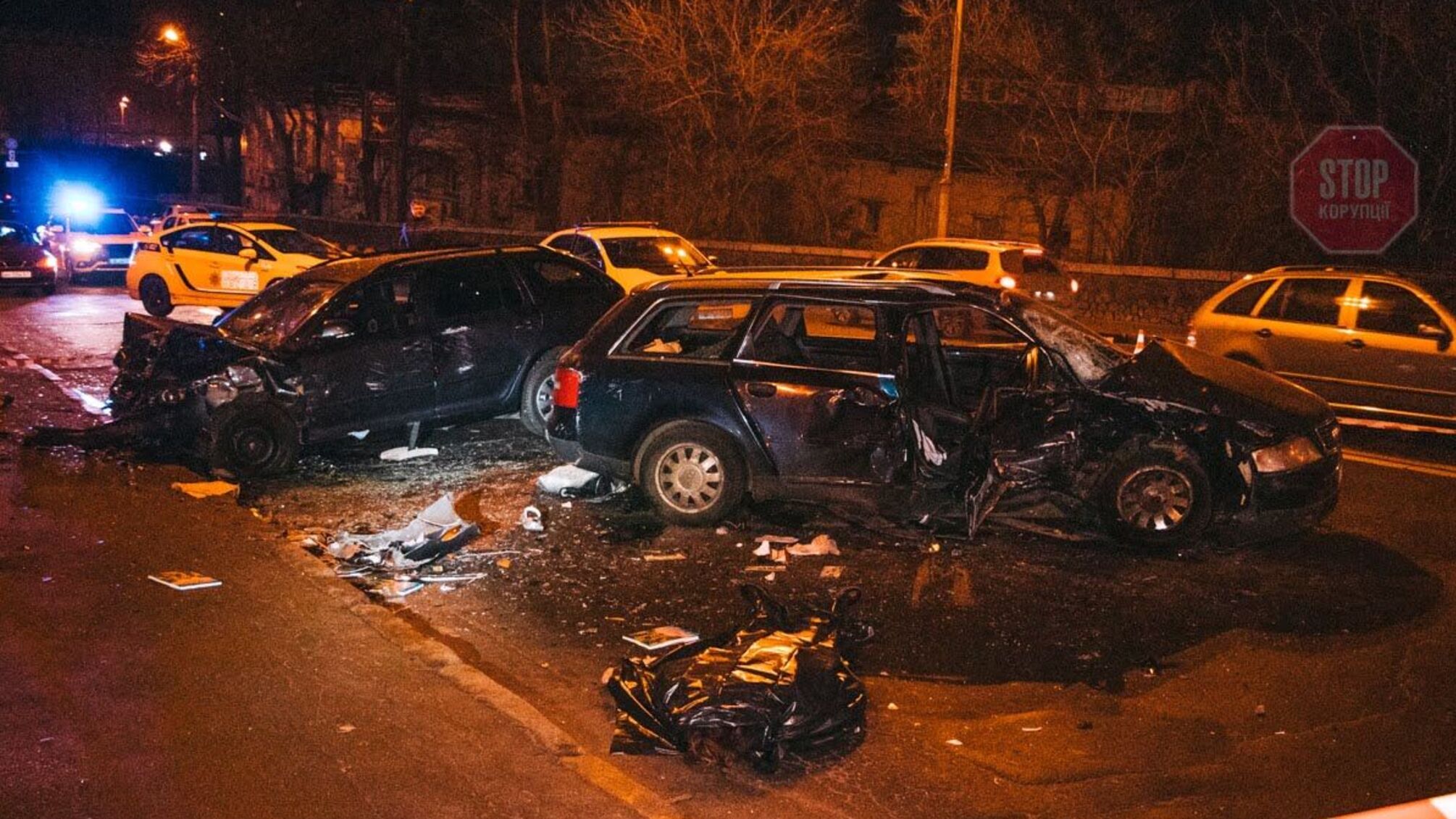 Смертельне зіткнення Audi та Skoda у центрі столиці - загинула дівчина, є постраждалі (фото,відео)