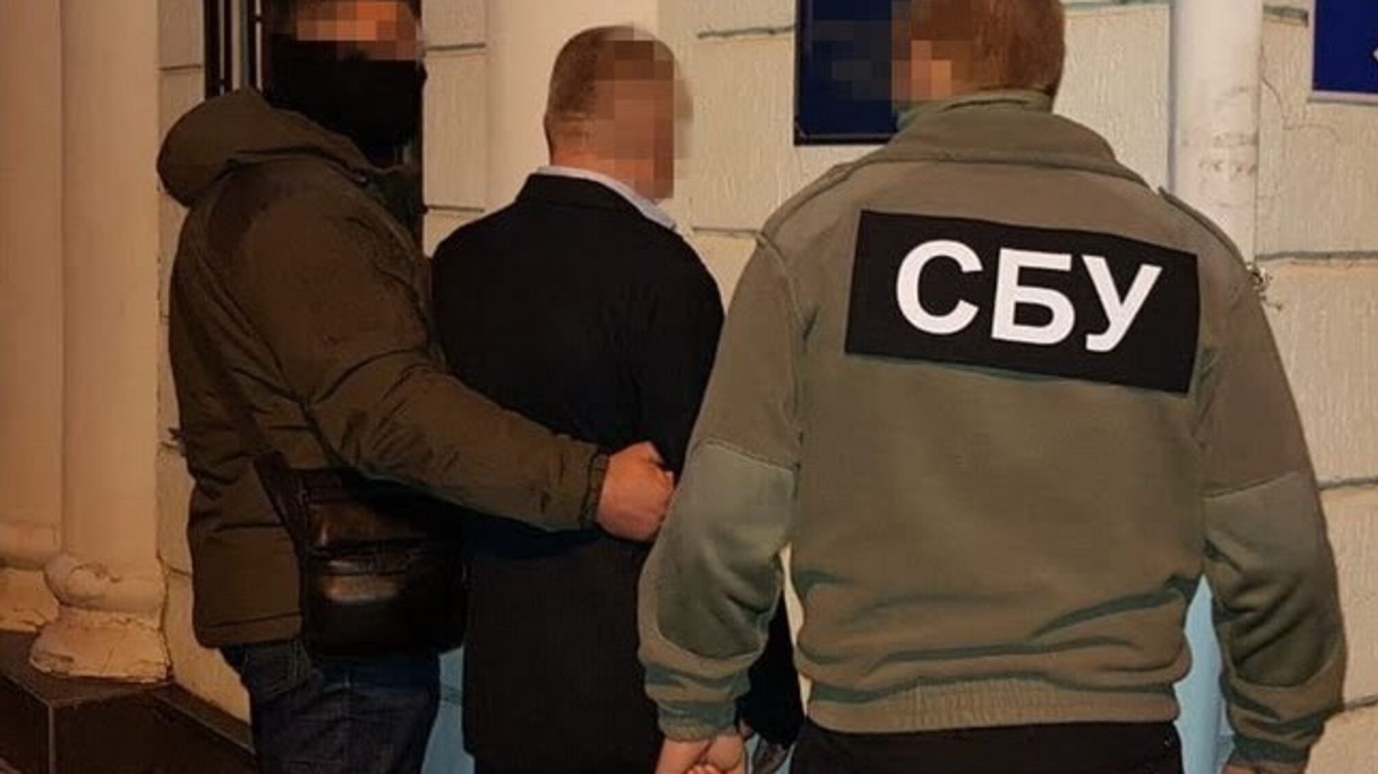 Одного з начальників підрозділу митниці Херсонщини затримали на хабарі