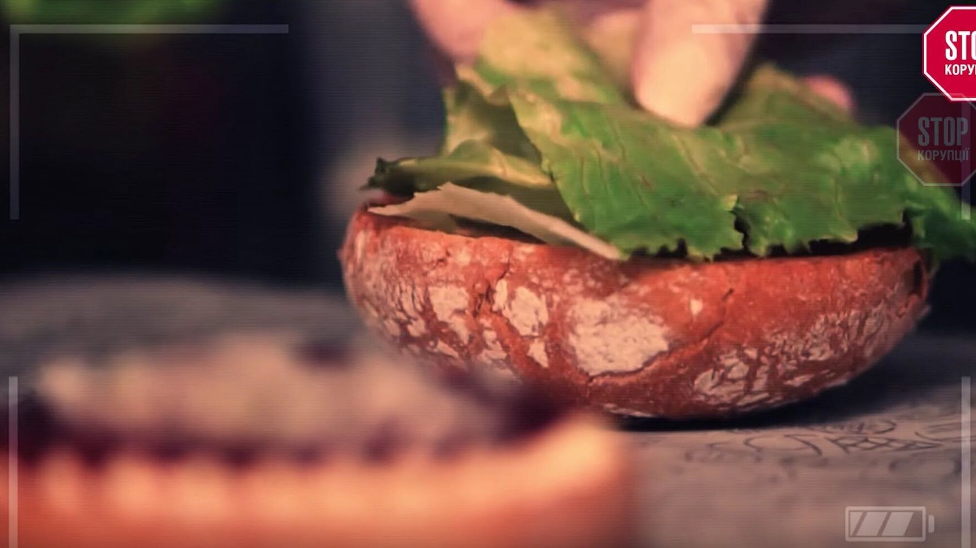 Бутерброды с тараканами: бывшие официанты рассказали, чем кормят пассажиров «Интерсити»
