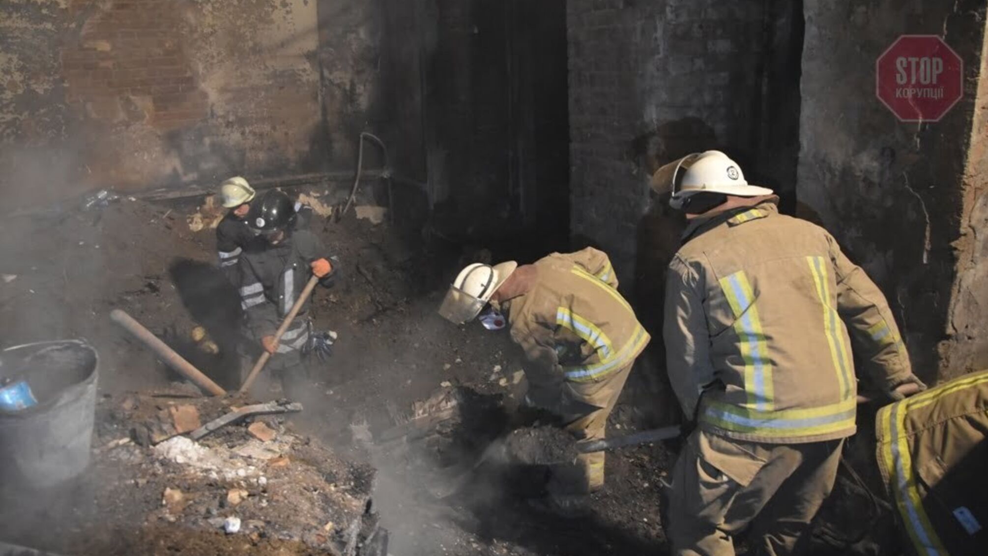 Обстежили підвал та відкачали воду : подробиці з місця трагедії в Одесі