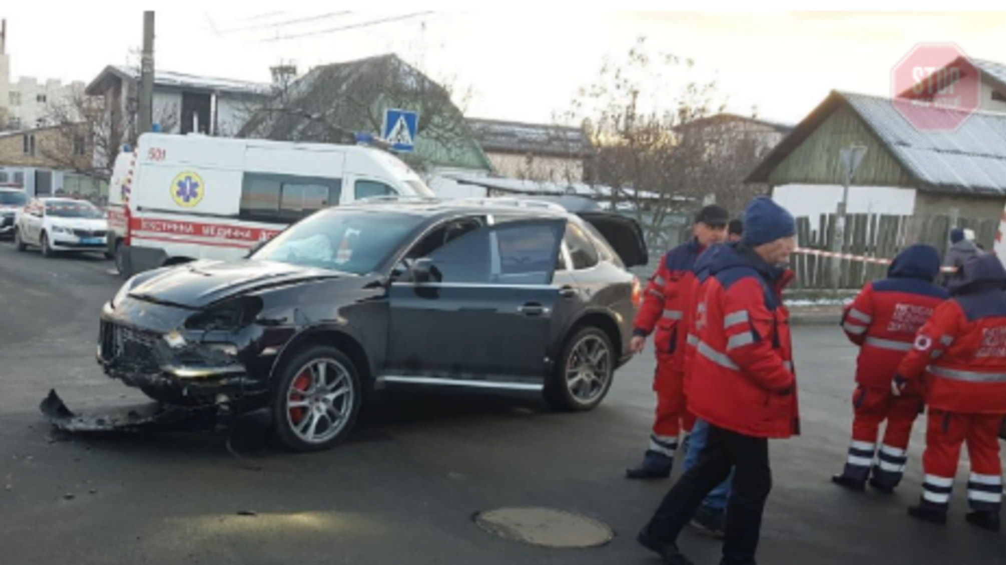 На Київщині Porsche протаранив маршрутку, загинули дві людини (фото)
